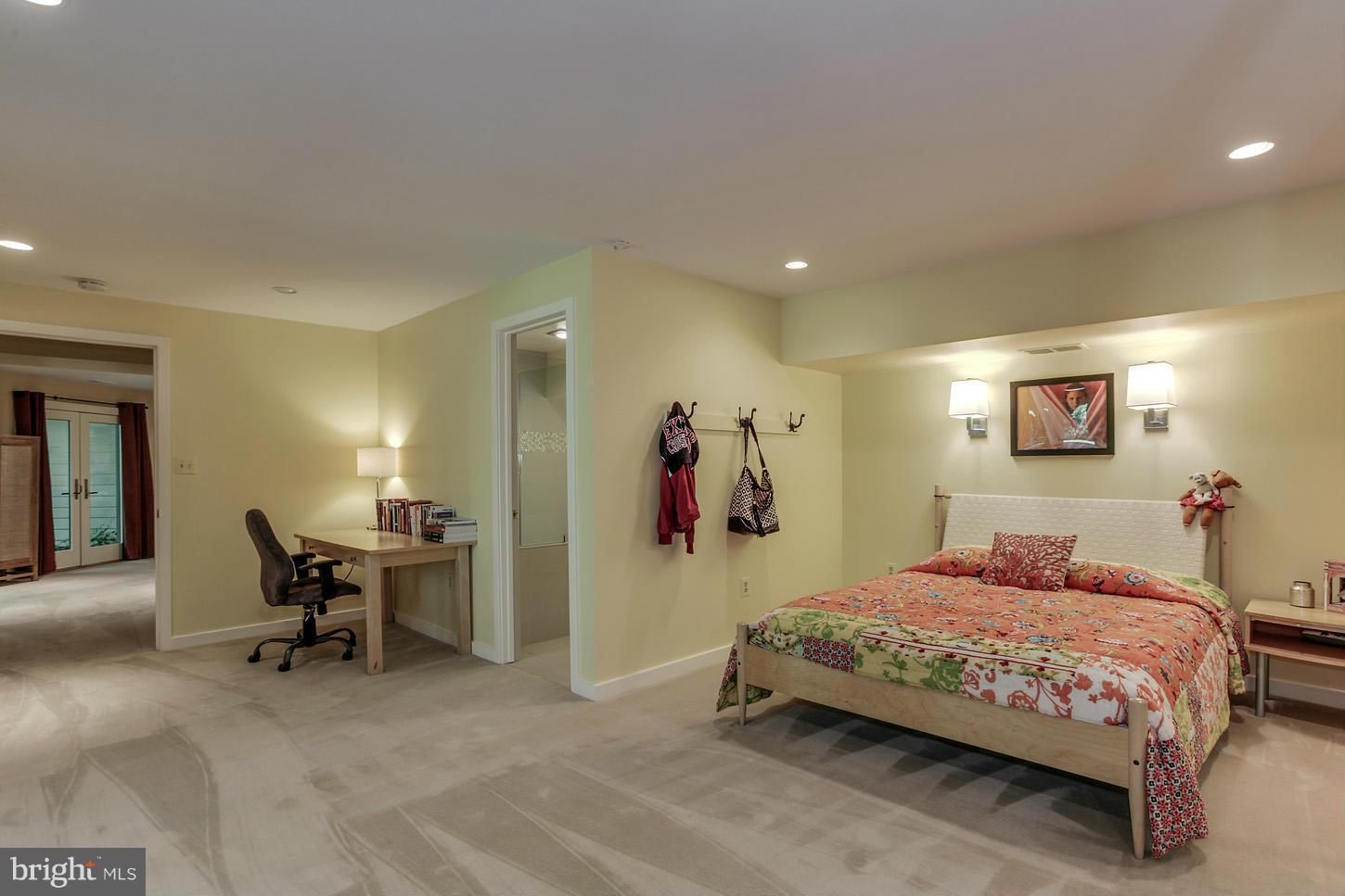 EAGLE ROCK - Residential