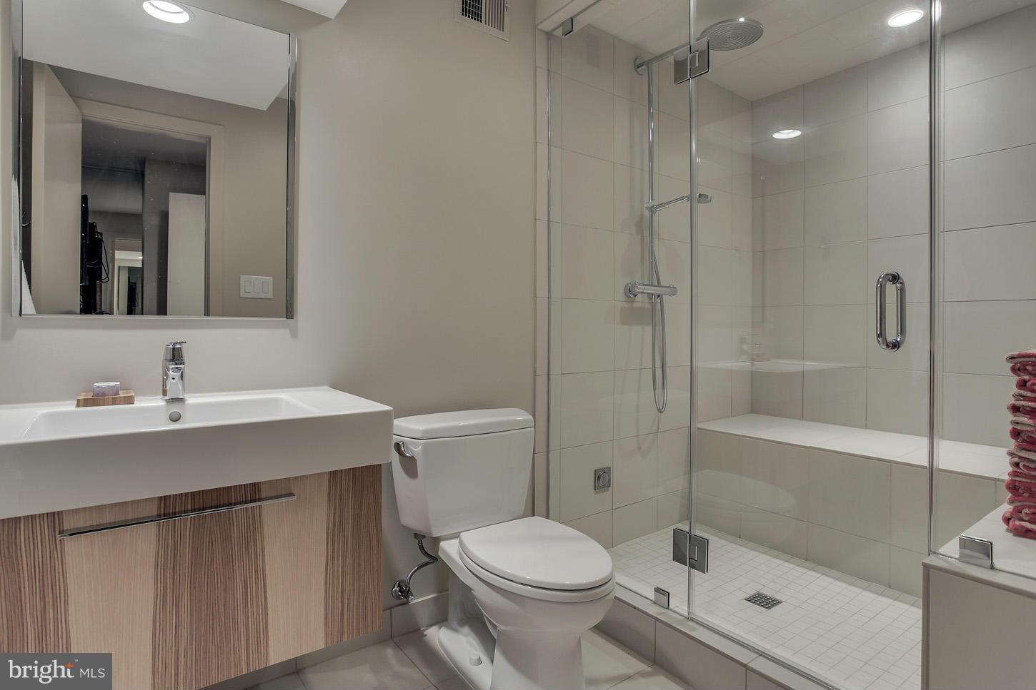 EAGLE ROCK - Residential