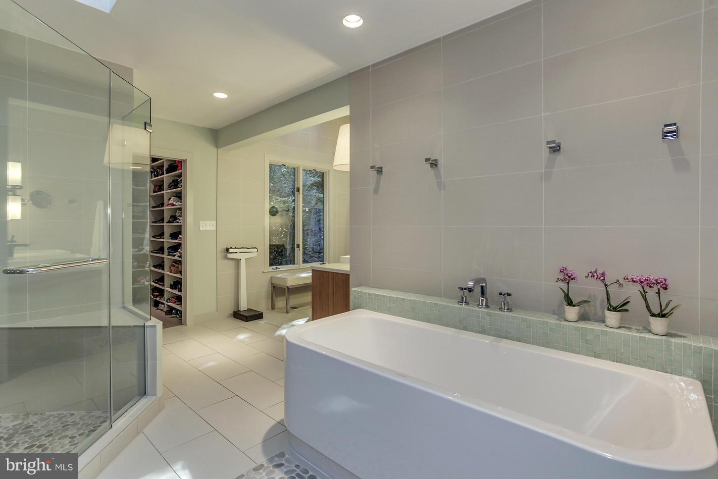 EAGLE ROCK - Residential