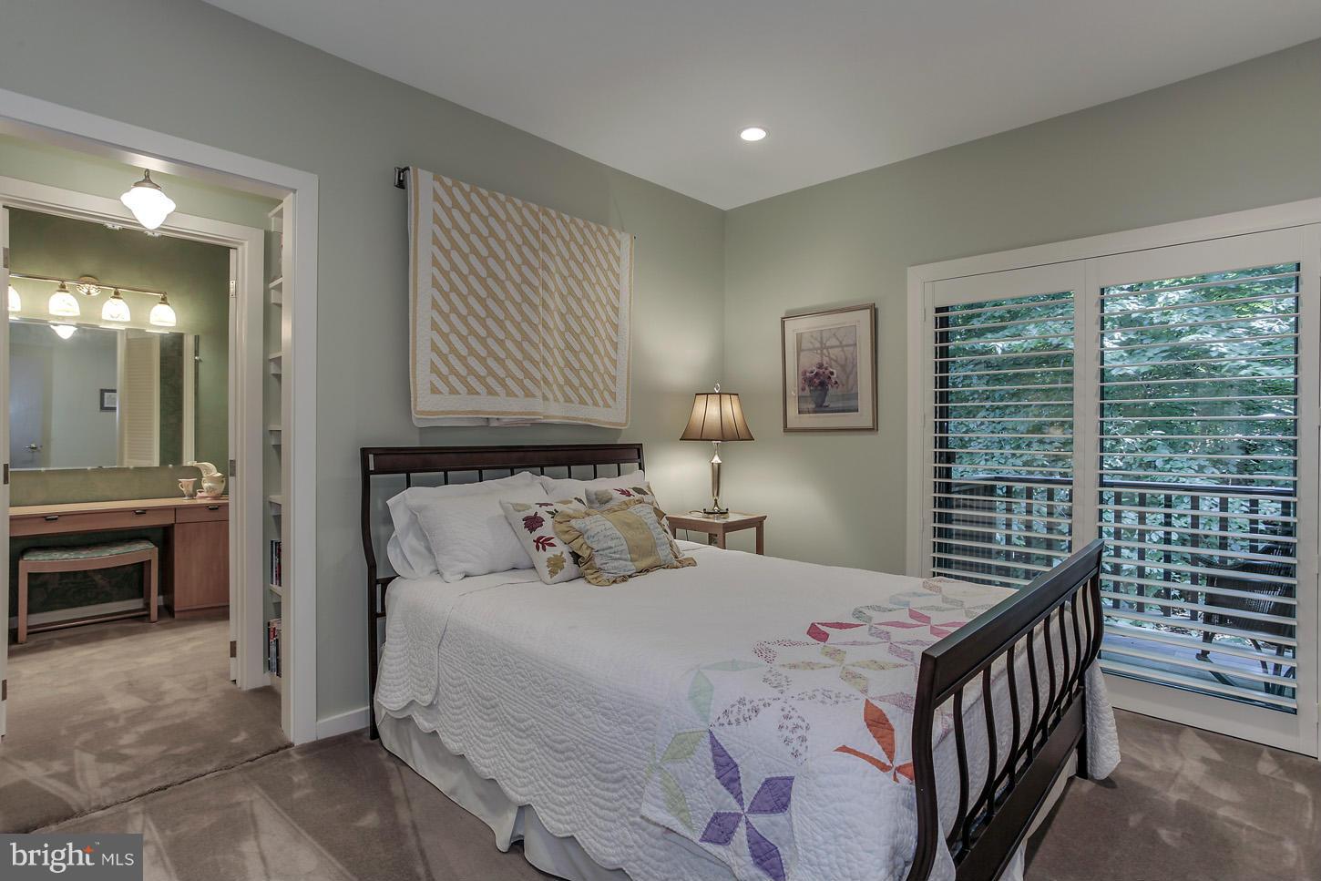 EAGLE ROCK - Residential