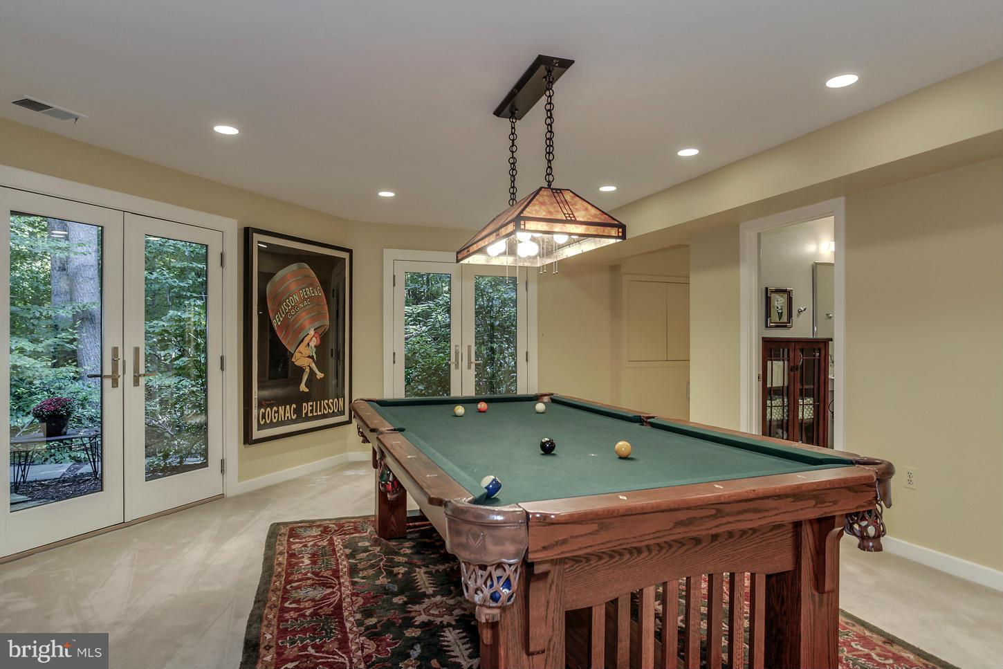 EAGLE ROCK - Residential