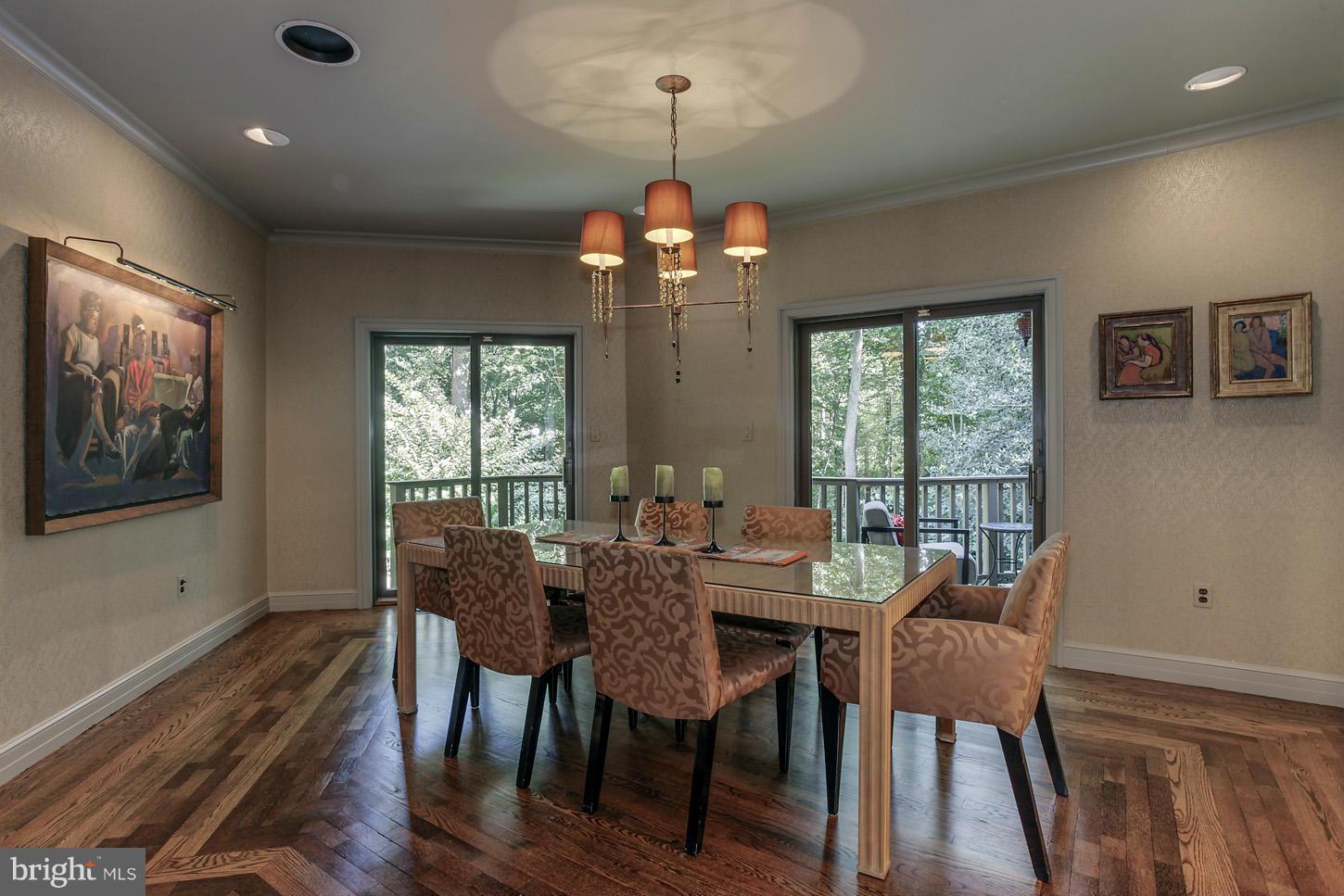 EAGLE ROCK - Residential