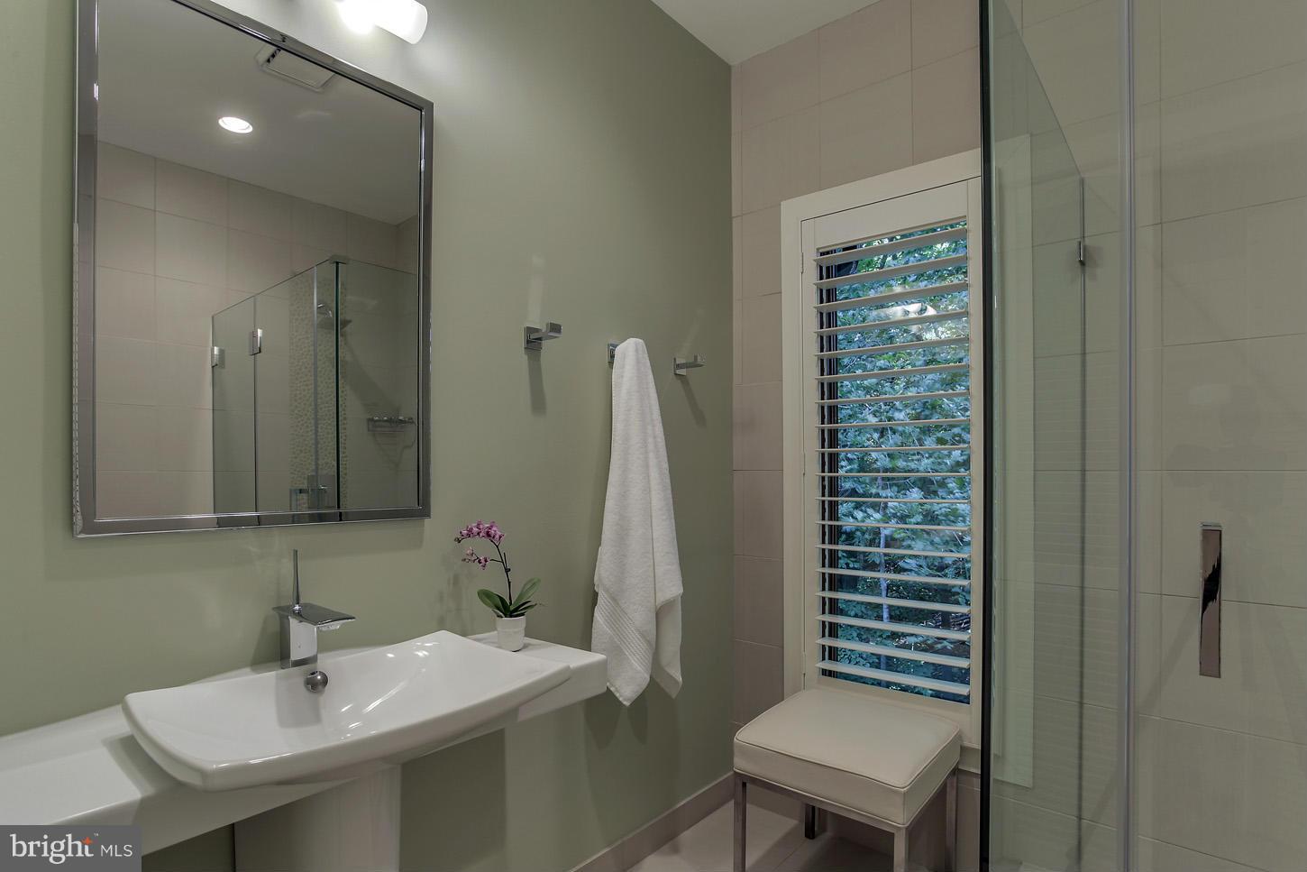 EAGLE ROCK - Residential