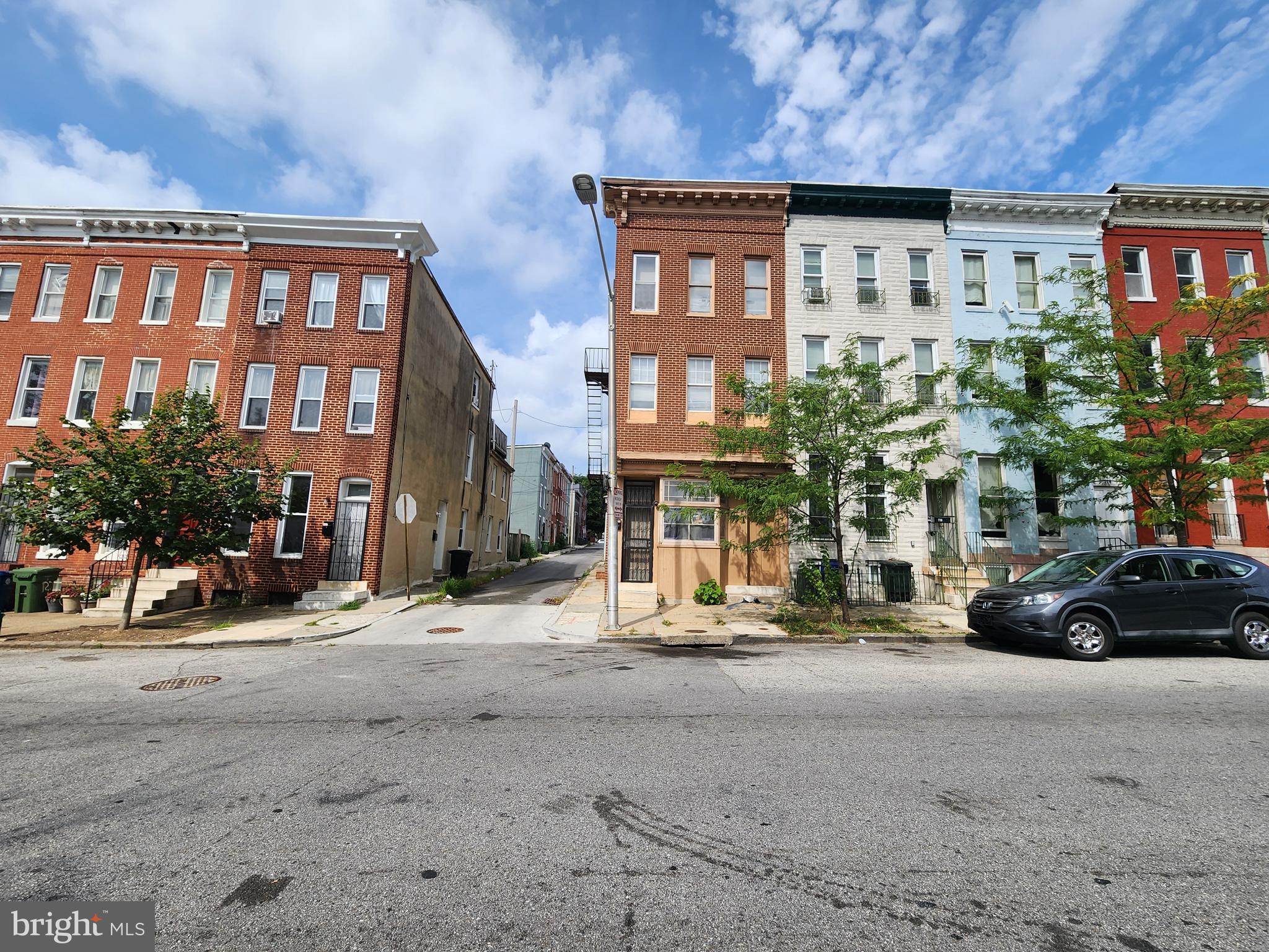 ONLINE AUCTION: Bidding begins 09/04/2025 @ 10:00 AM. Bidding ends 09/08/2025 @ 11:00 AM. List Price is Suggested Opening Bid. Deposit: $10,000.
Situated in Baltimore’s Union Square neighborhood, this multi-unit townhouse offers immediate access to Union Square Park’s public gathering space and vibrant Hollins Market. Carroll Park, with its open landscapes and golf course, is nearby, complemented by the Westside Shopping Center for everyday needs. Access to major city routes is convenient via West Pratt Street and North Fulton Avenue. Both units of this property are vacant.
This property is sold together with 118 S MOUNT ST #1, Baltimore, MD 21223.