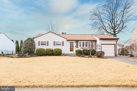 Homes For Sale - 1027 Estates Boulevard<br/> HAMILTON, NJ 08690