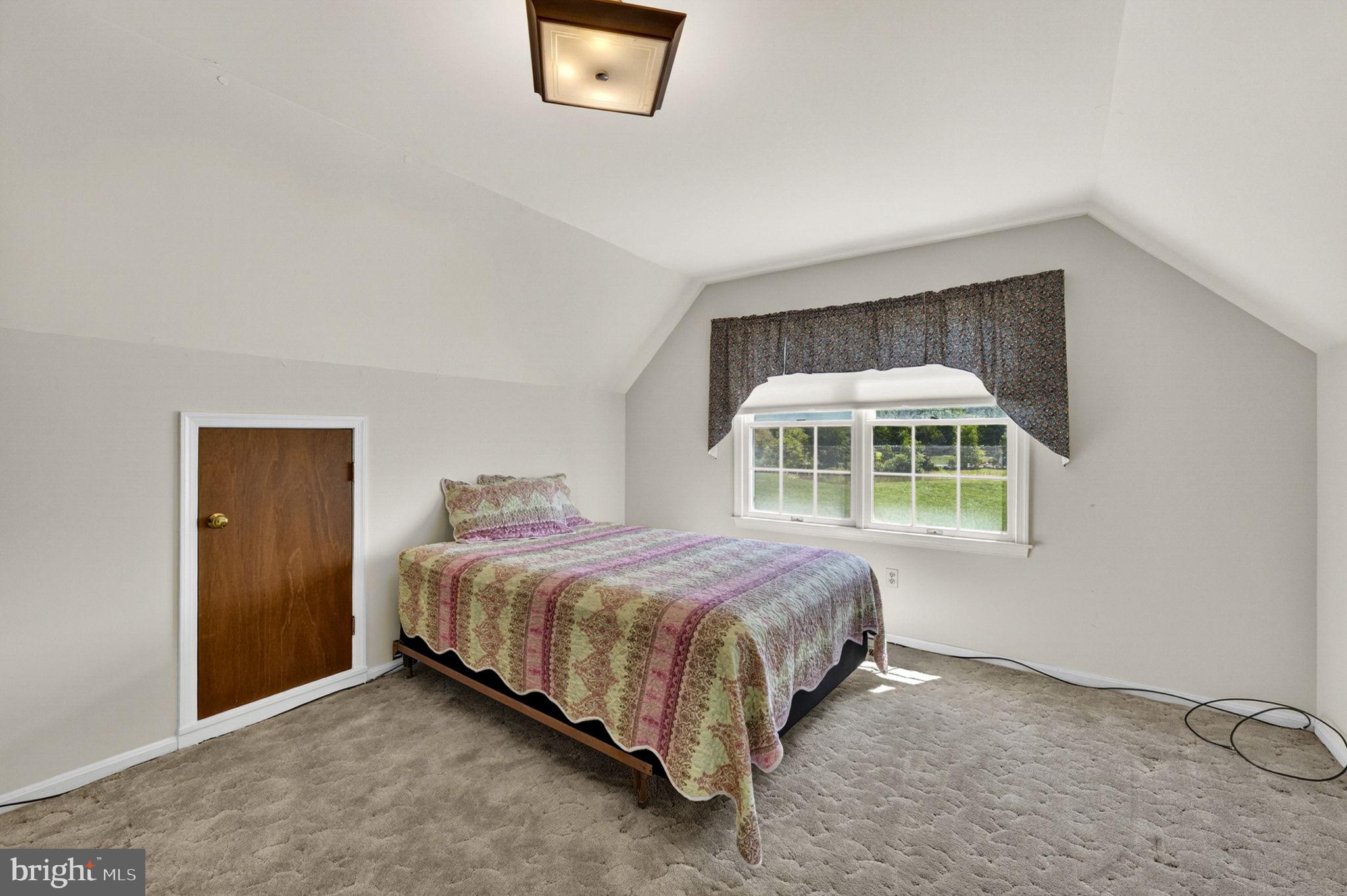 HUNTINGDONSHIRE HILLS - Residential