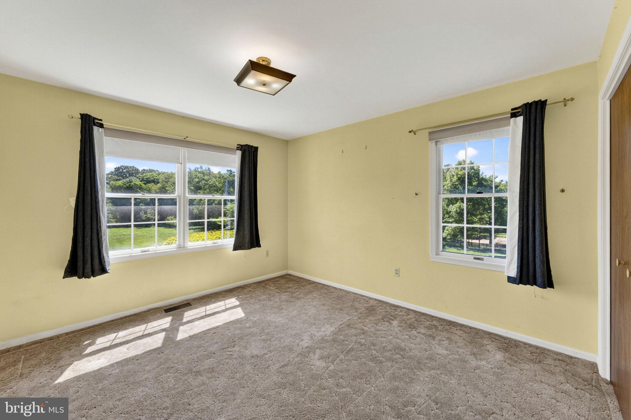 HUNTINGDONSHIRE HILLS - Residential