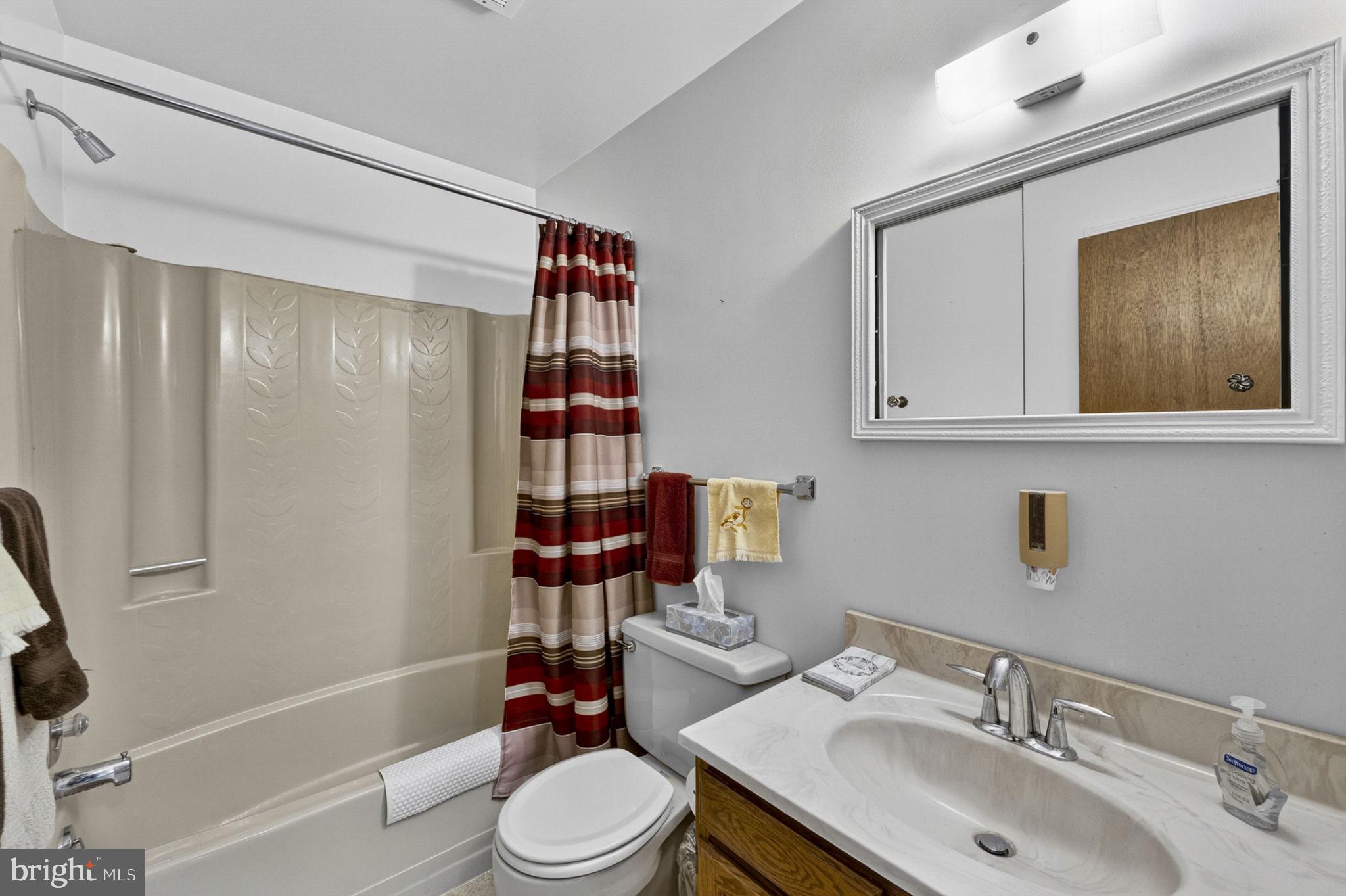 HUNTINGDONSHIRE HILLS - Residential