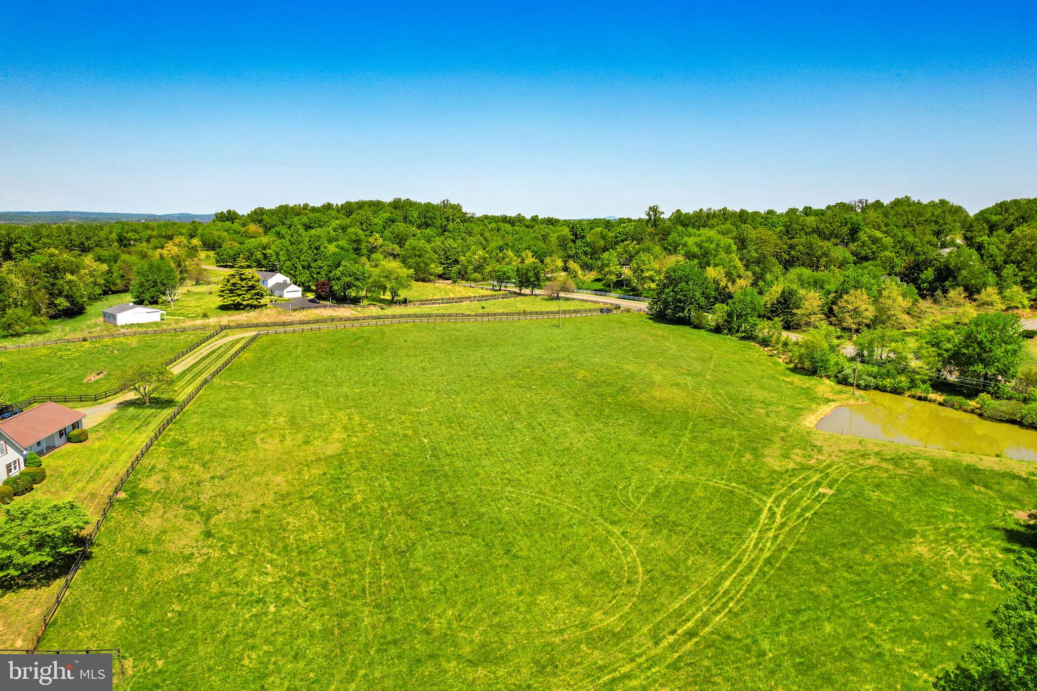 HUNTINGDONSHIRE HILLS - Residential