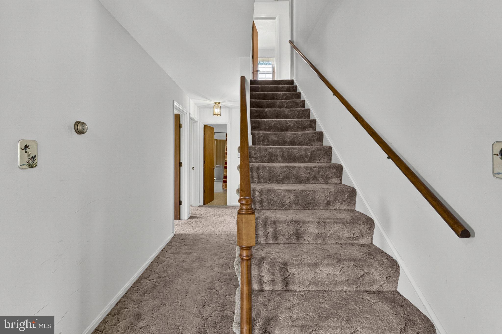 HUNTINGDONSHIRE HILLS - Residential