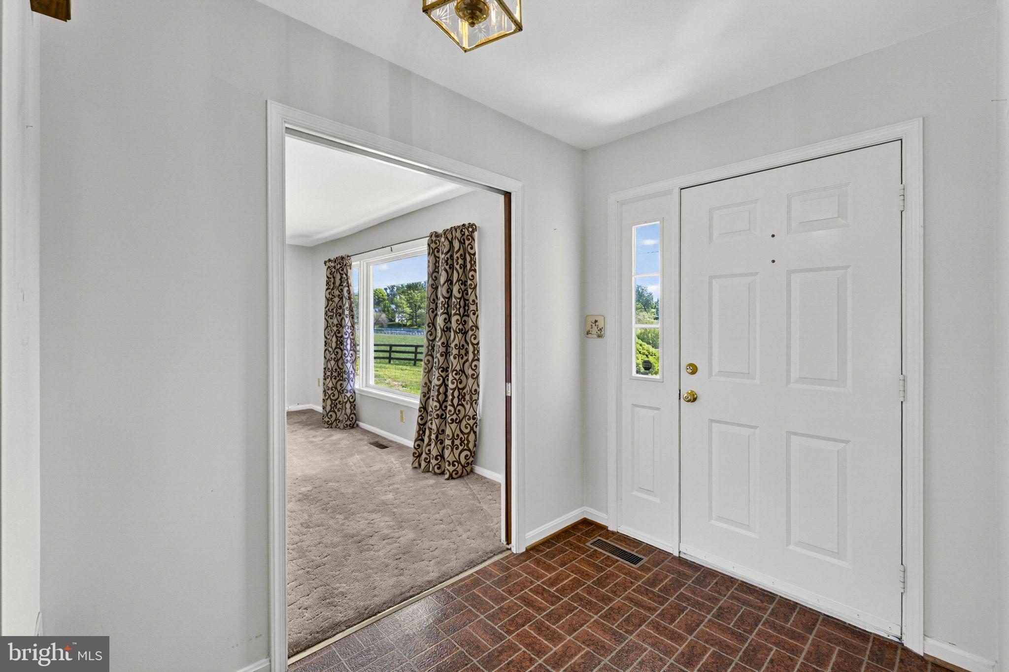 HUNTINGDONSHIRE HILLS - Residential