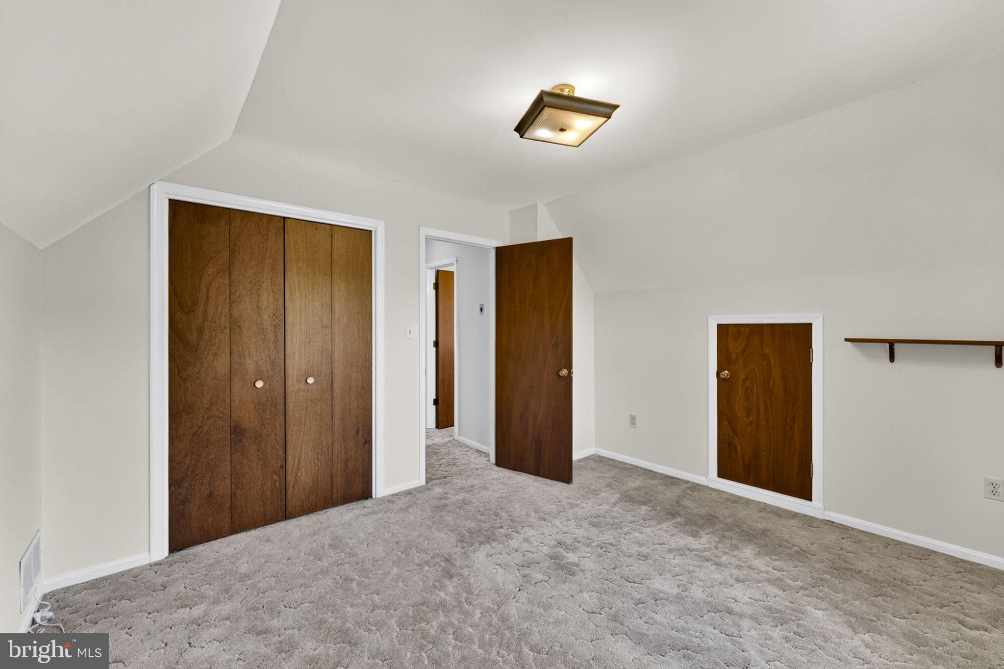 HUNTINGDONSHIRE HILLS - Residential