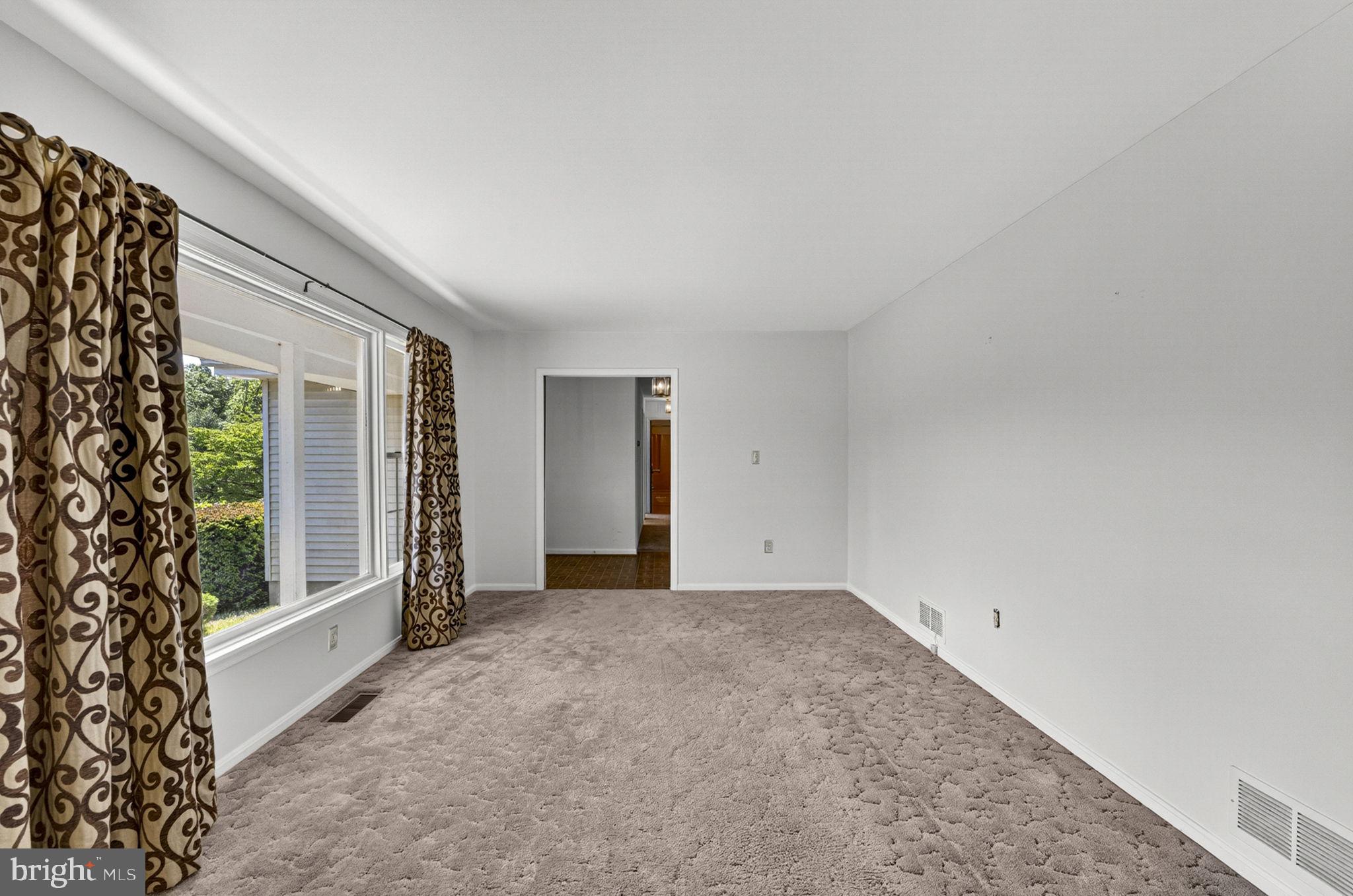 HUNTINGDONSHIRE HILLS - Residential