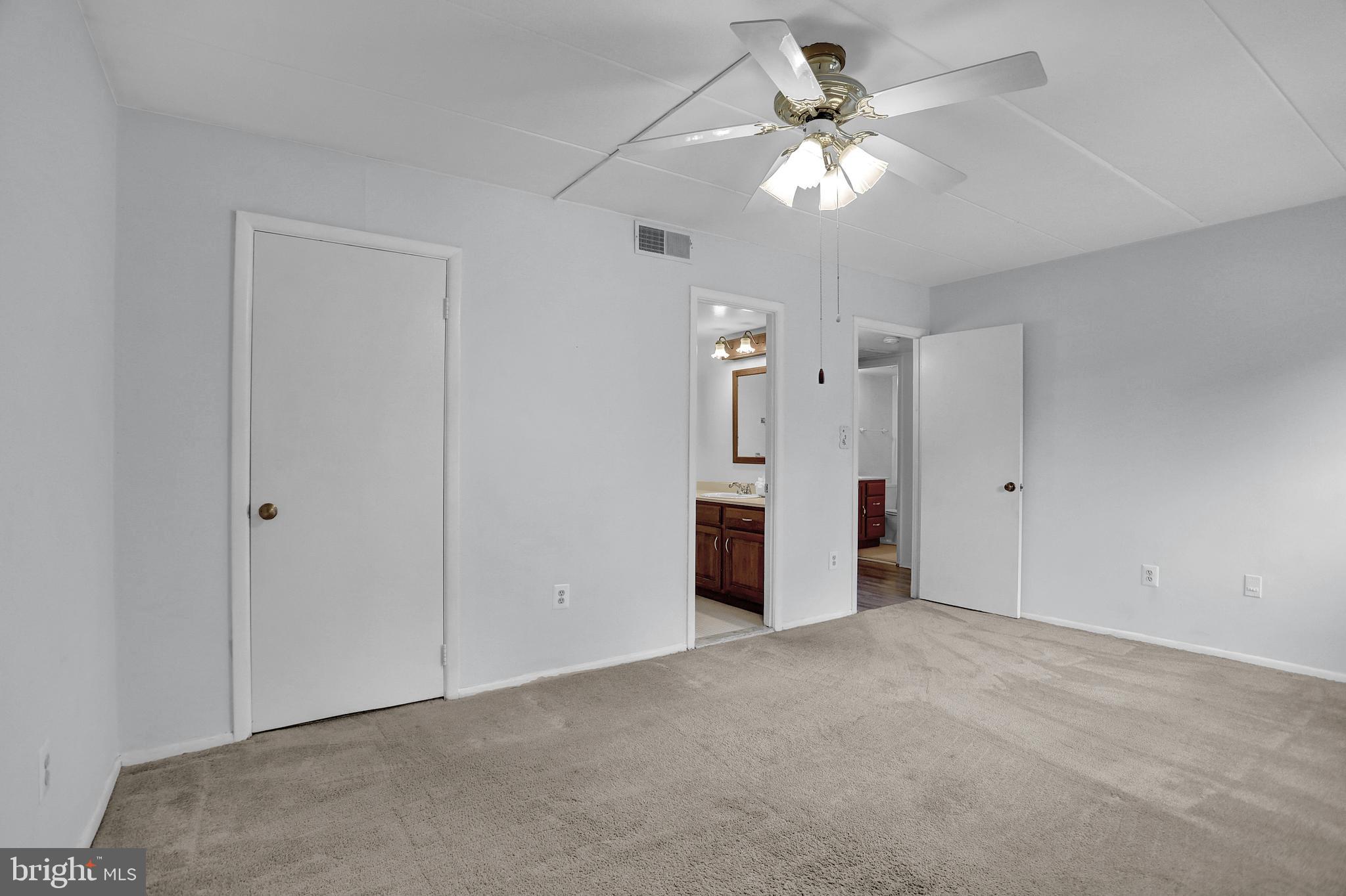 TOWN CENTER - Residential