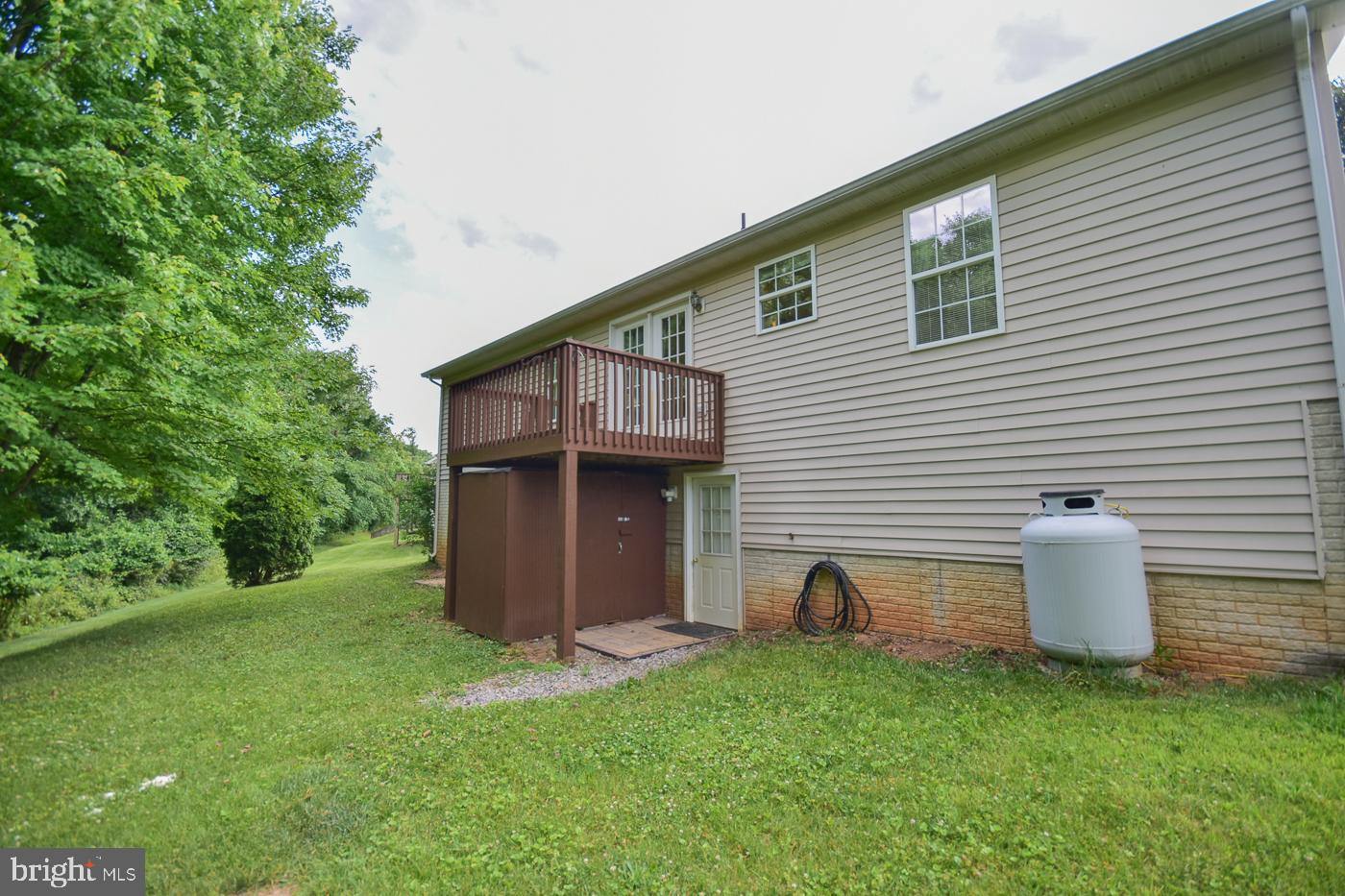 RIDGEFIELD - Residential