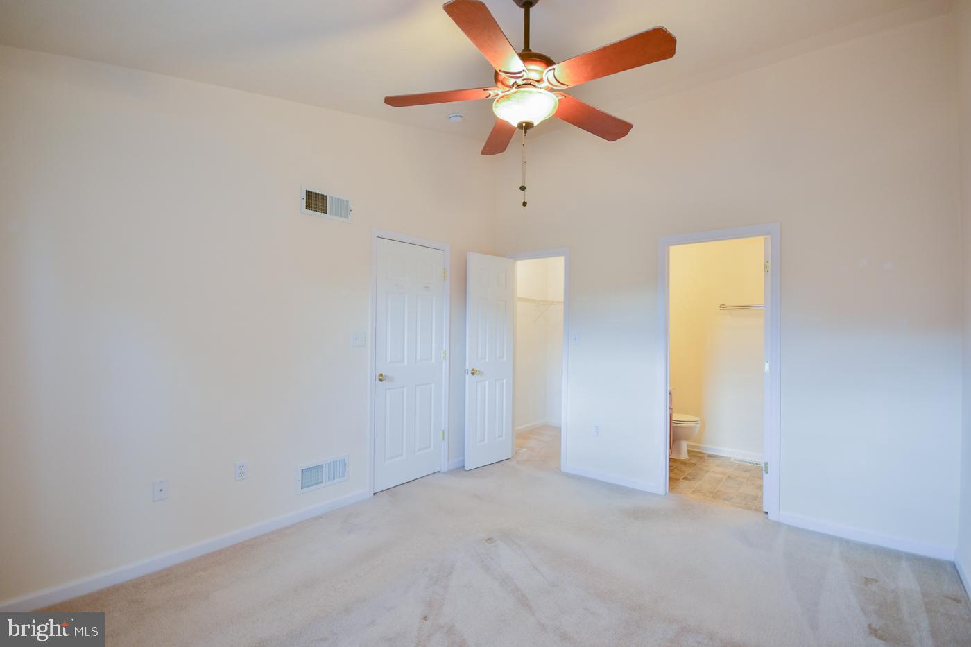 RIDGEFIELD - Residential