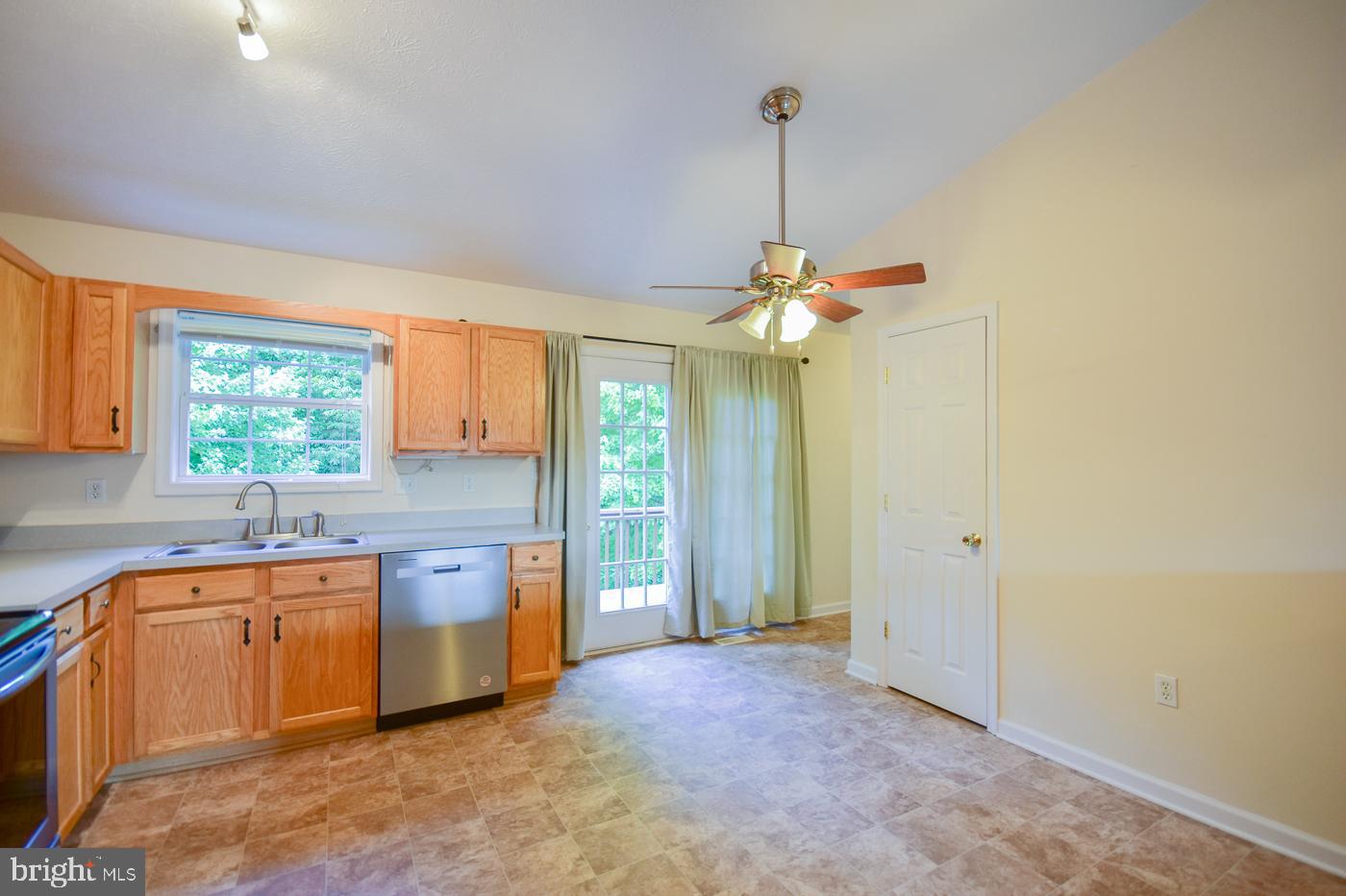 RIDGEFIELD - Residential