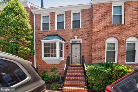 Photo of 109 Roberts Court, ALEXANDRIA, VA 22314 (MLS # VAAX2061182)