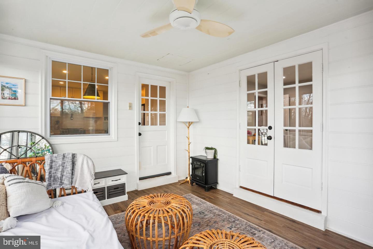 WOODHAVEN - Residential Lease