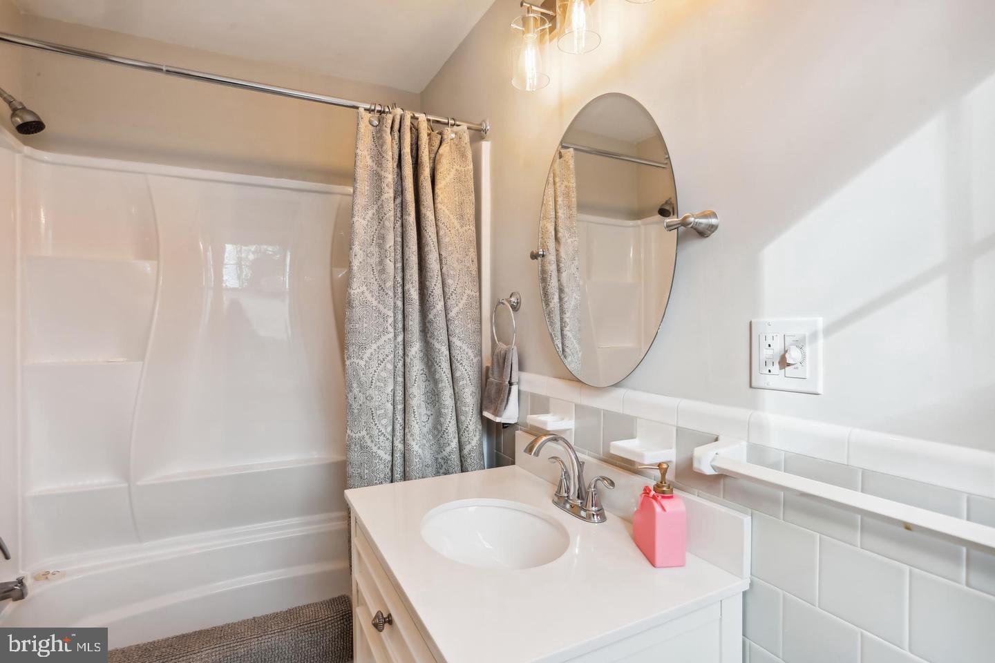 WOODHAVEN - Residential Lease