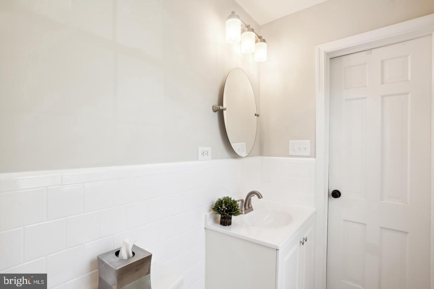 WOODHAVEN - Residential Lease