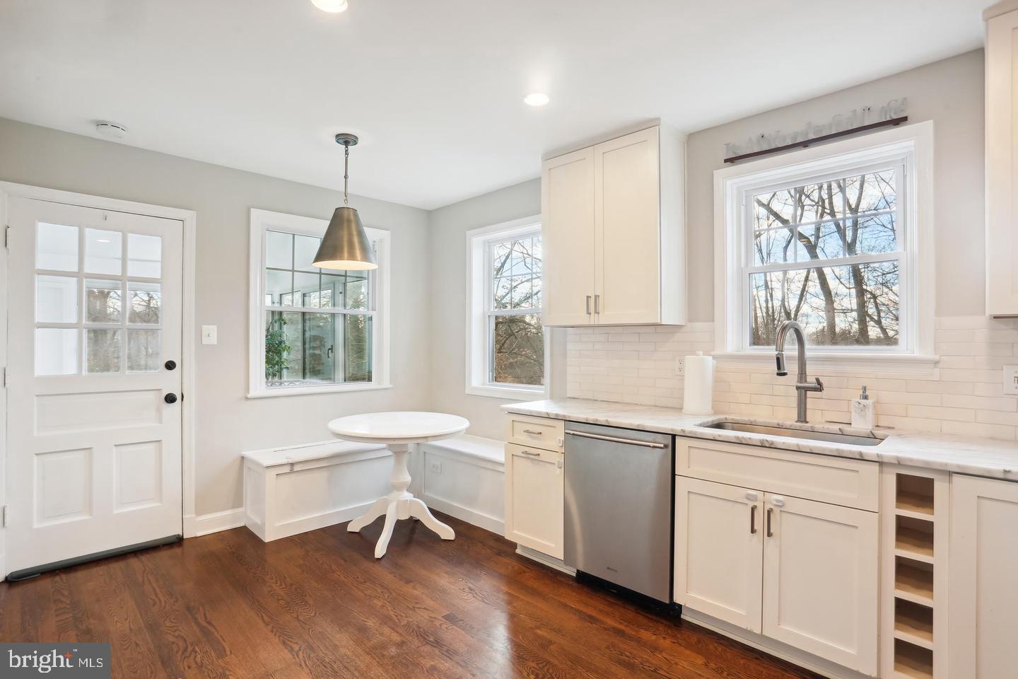 WOODHAVEN - Residential Lease