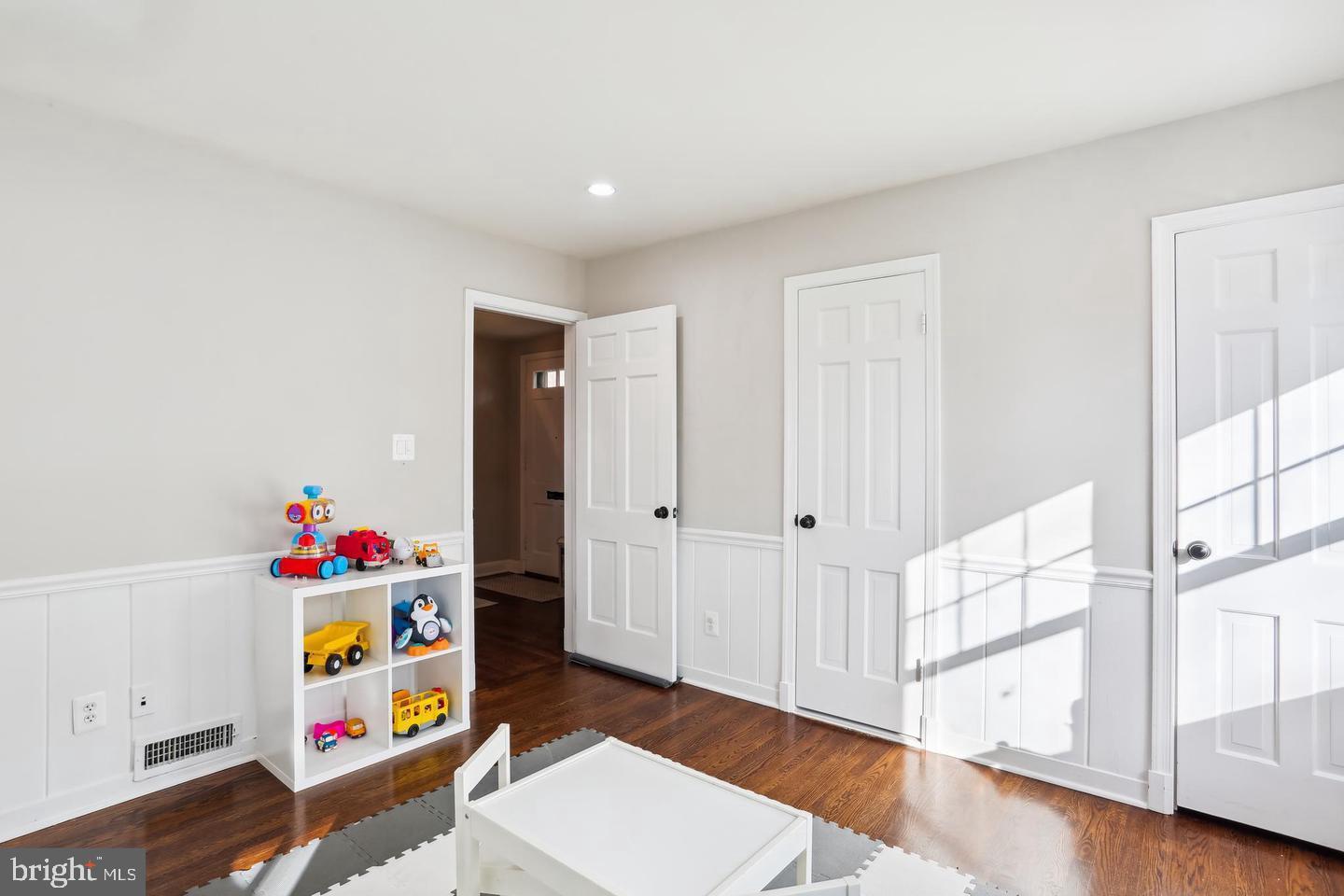 WOODHAVEN - Residential Lease