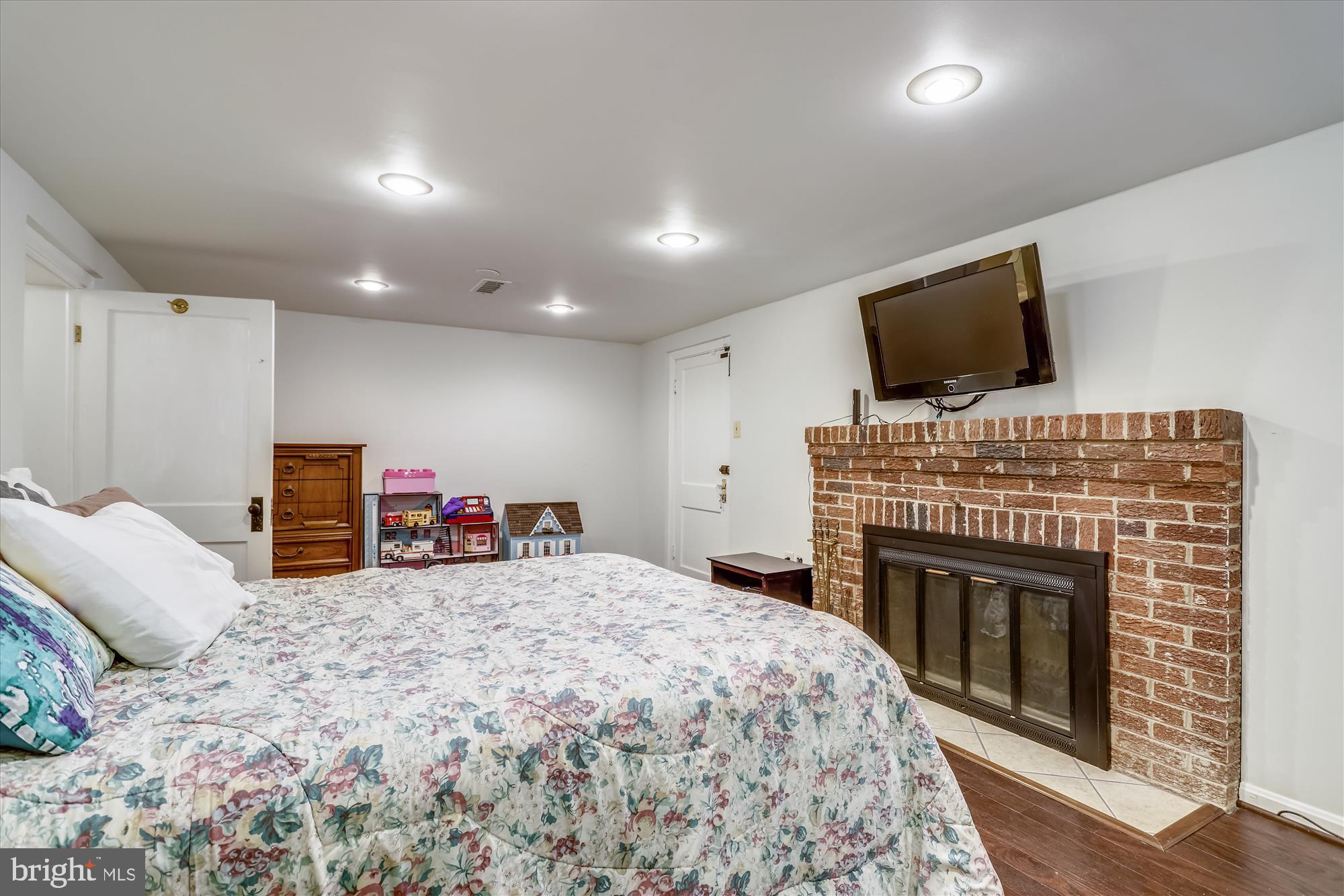 WAYCROFT WOODLAWN - Residential