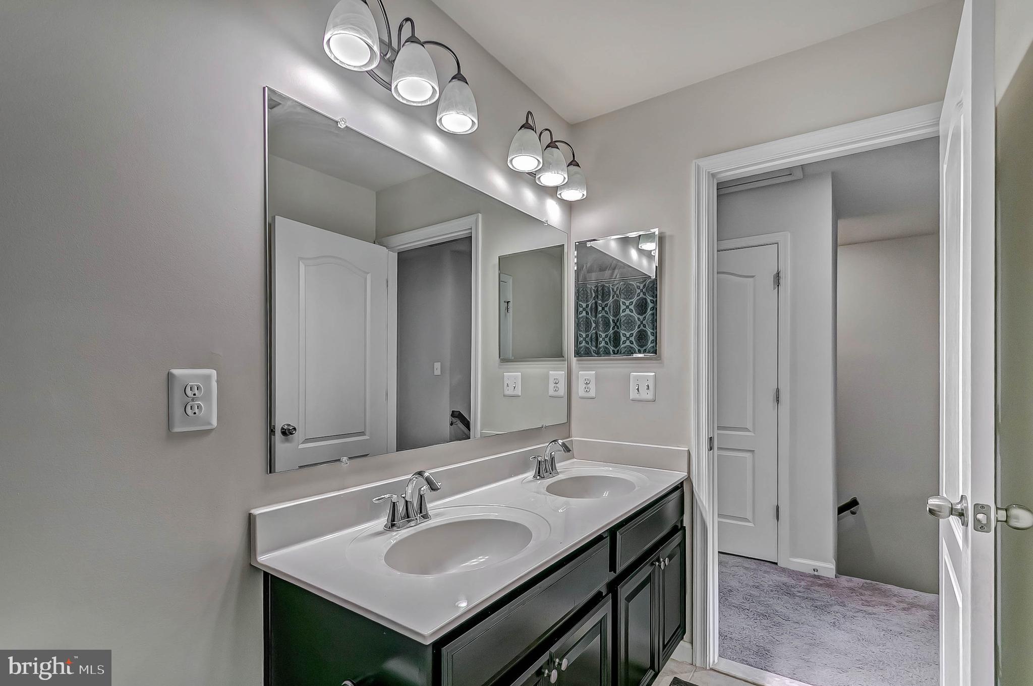 FIELDSTONE FARM - Residential