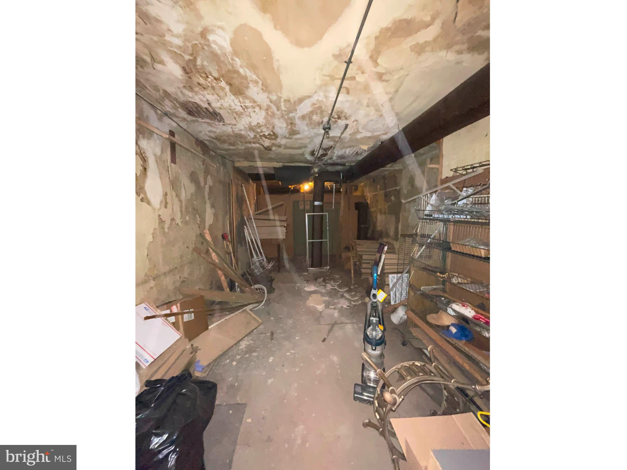 DOWNTOWN - Commercial Sale