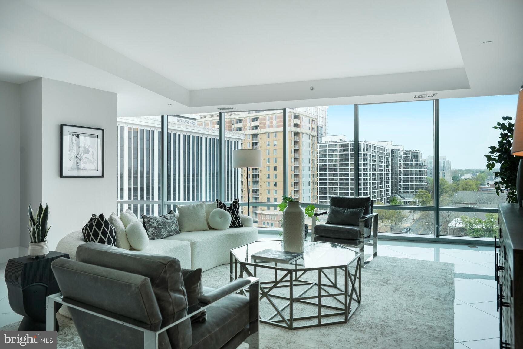 TURNBERRY TOWER - Residential