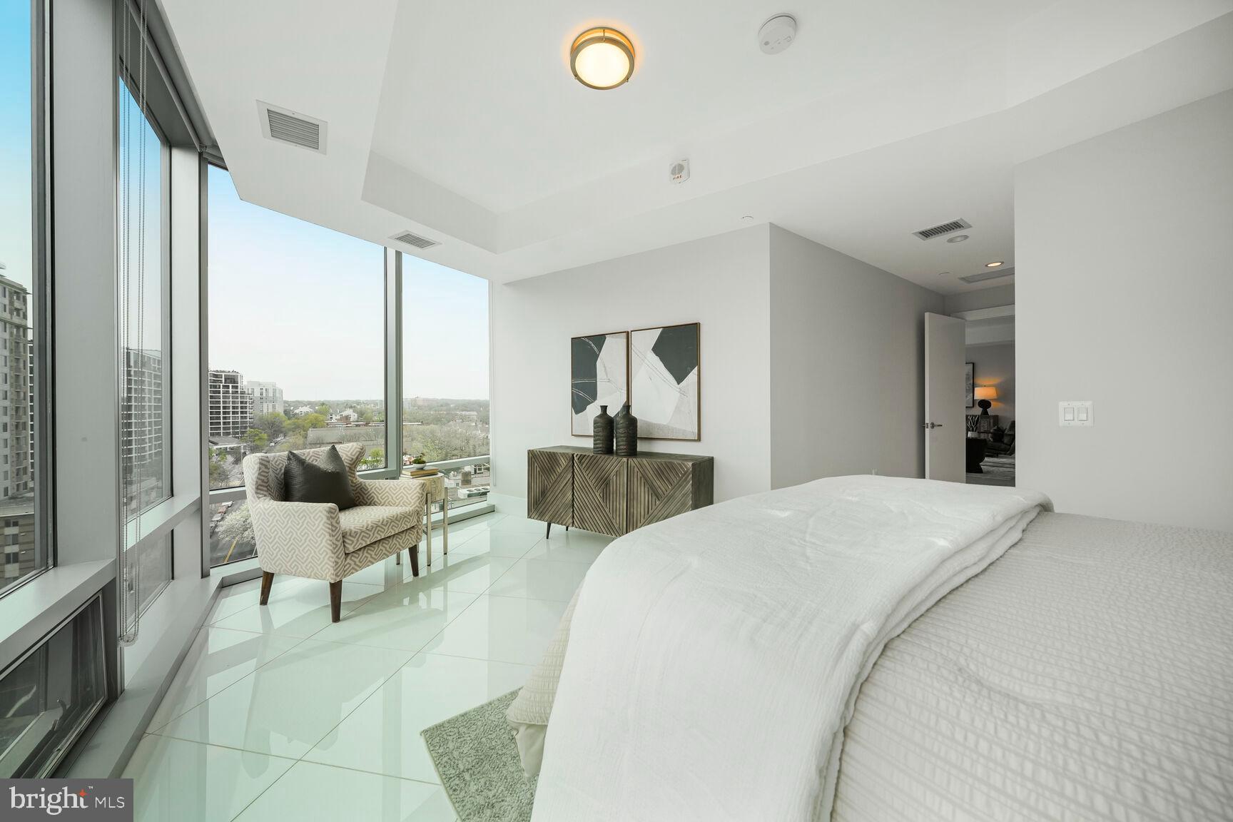 TURNBERRY TOWER - Residential