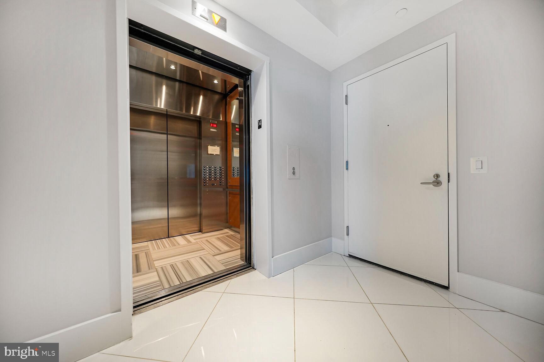 TURNBERRY TOWER - Residential