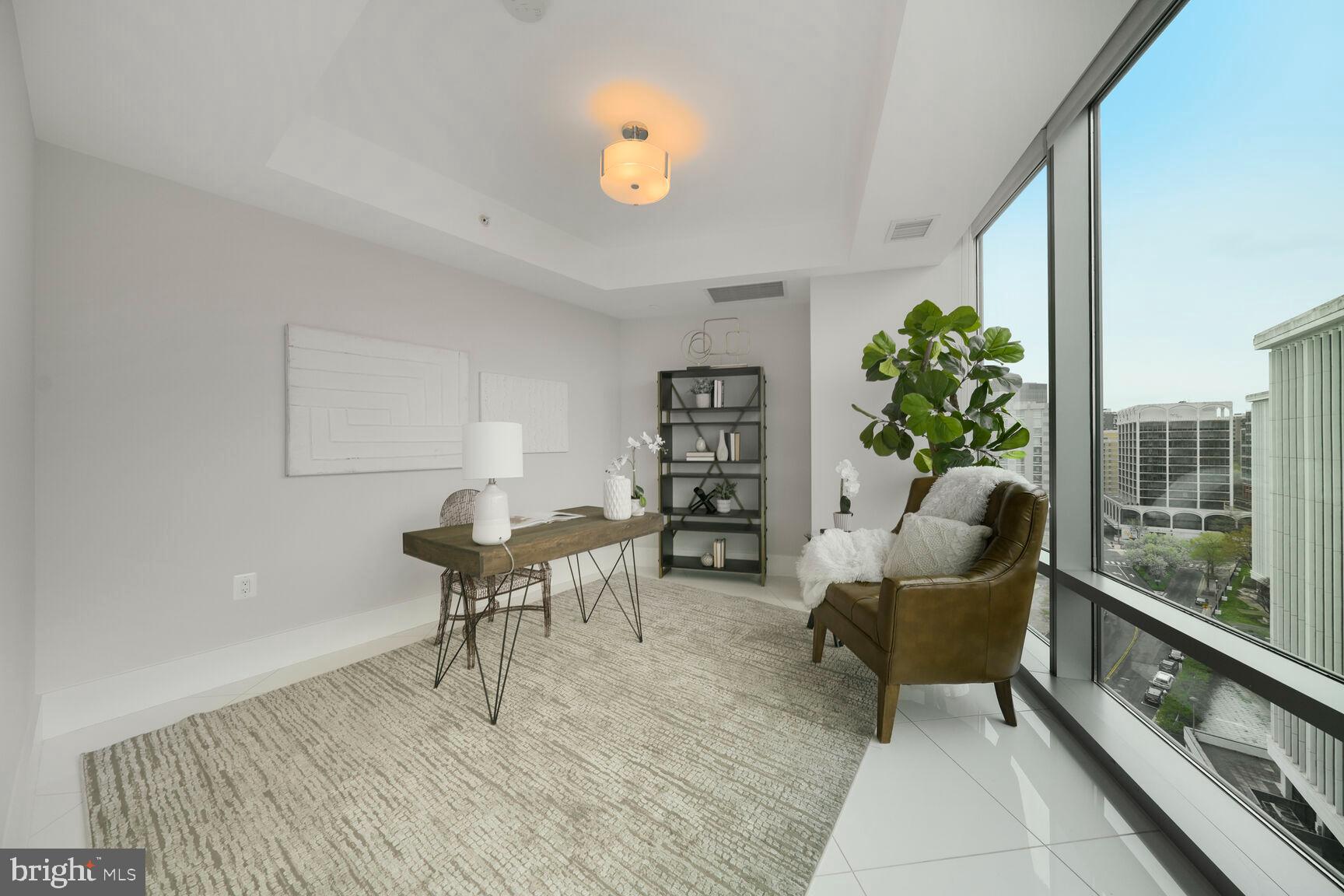 TURNBERRY TOWER - Residential