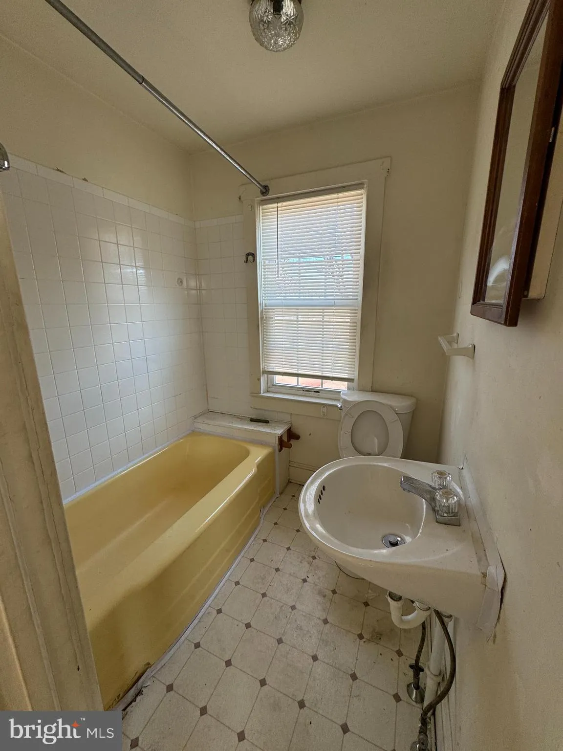 Paulsboro, New Jersey 08066, United States, 1 Bedroom Bedrooms, ,1 BathroomBathrooms,Residential,Contingent,54234