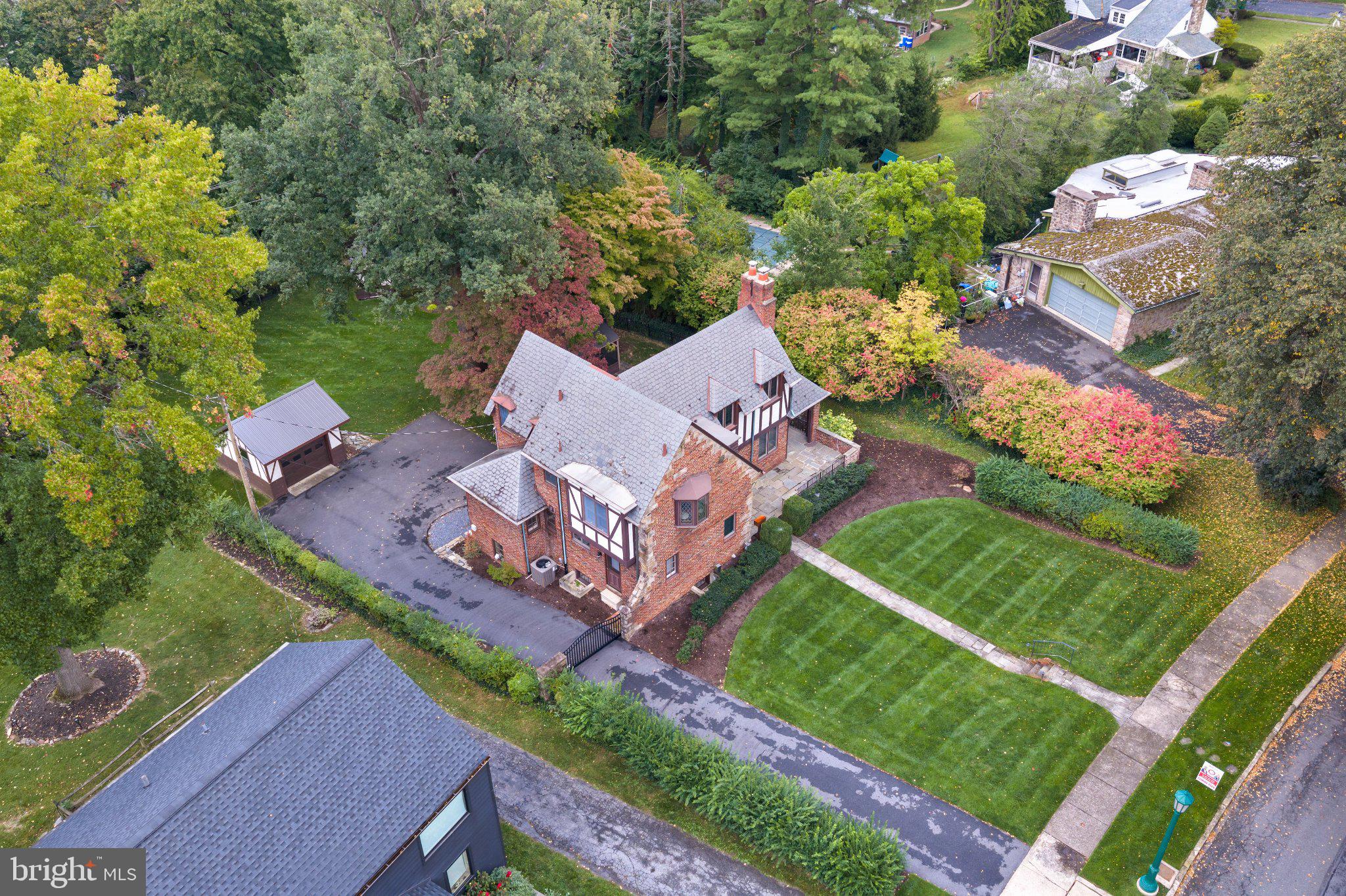 826 FARR PLACE
