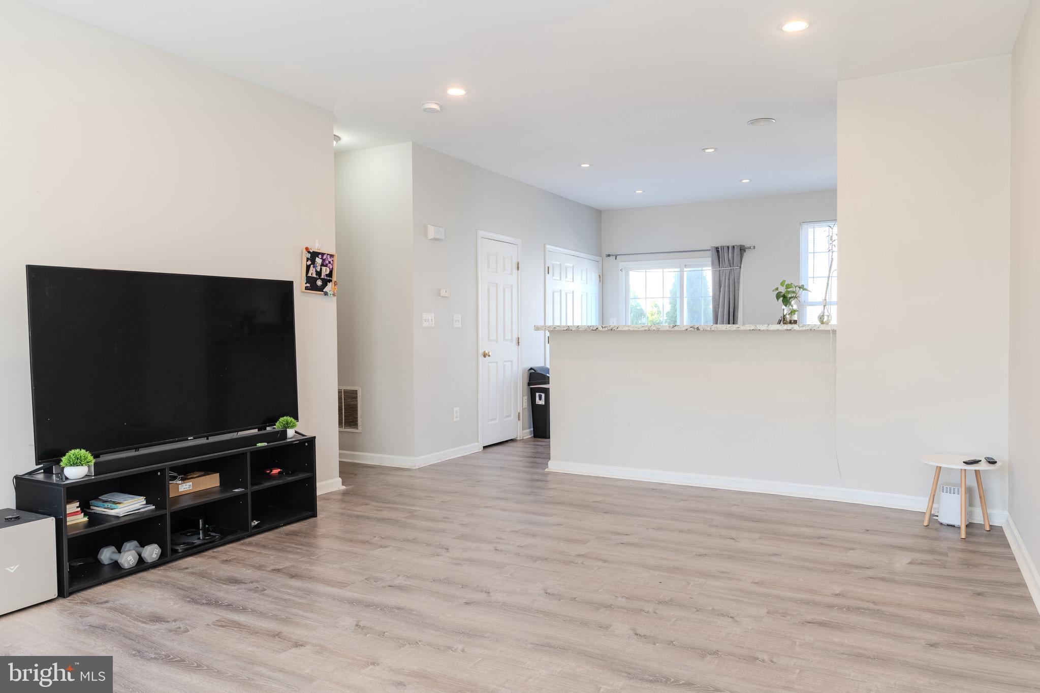 AMBERLEA AT SOUTH RIDING - Residential Lease