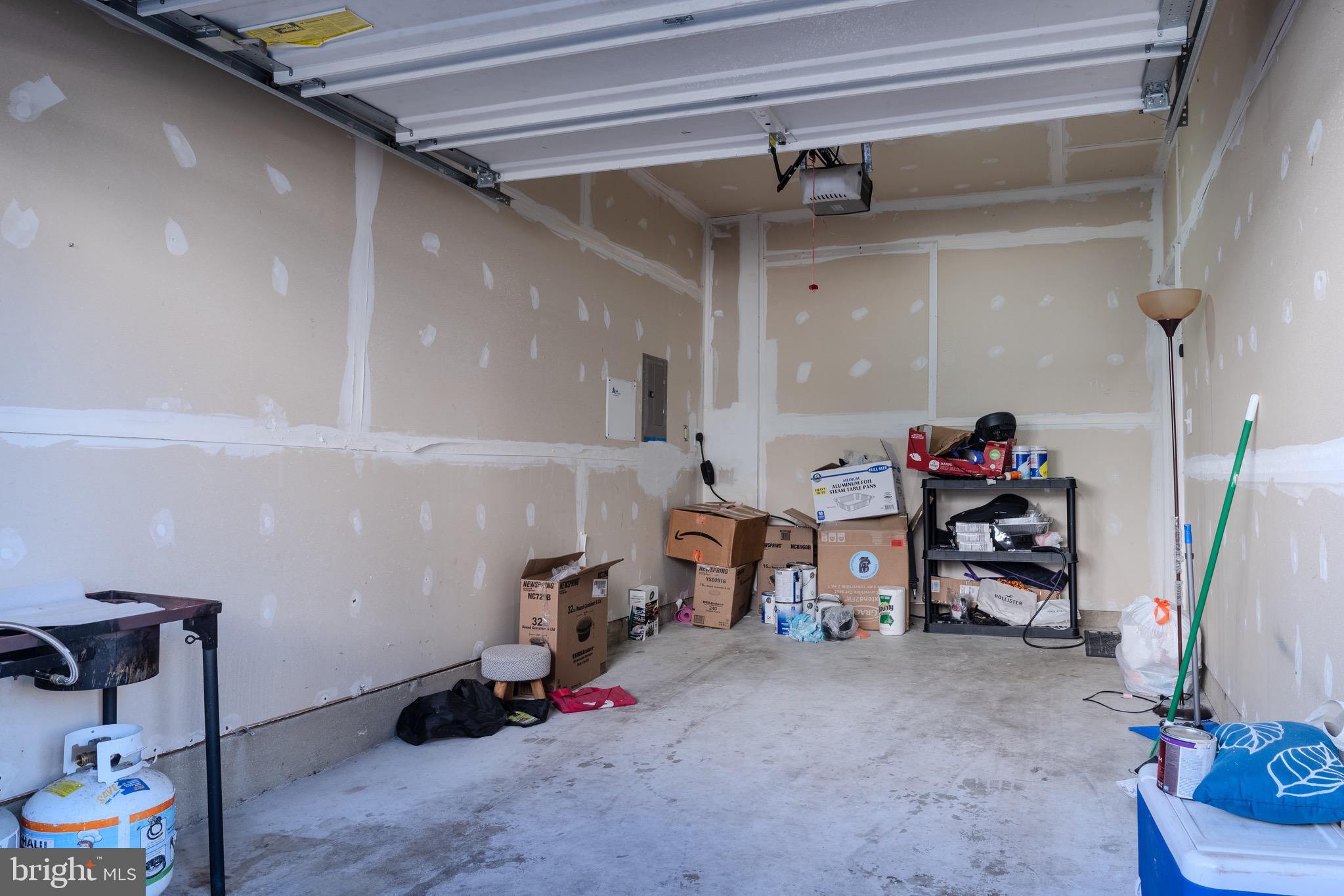 AMBERLEA AT SOUTH RIDING - Residential Lease