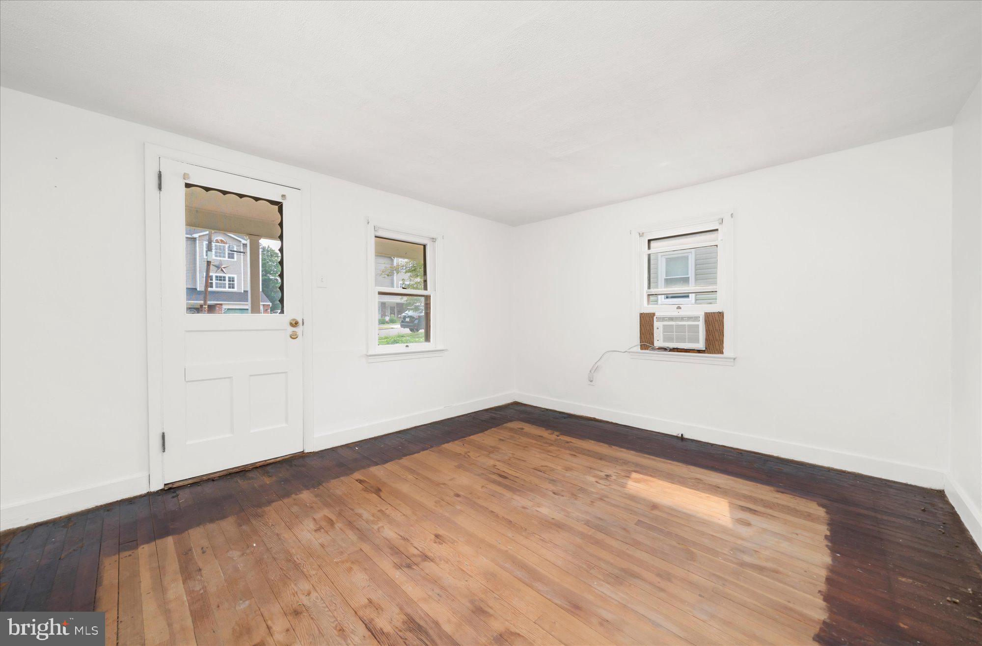 138 W SIXTH STREET