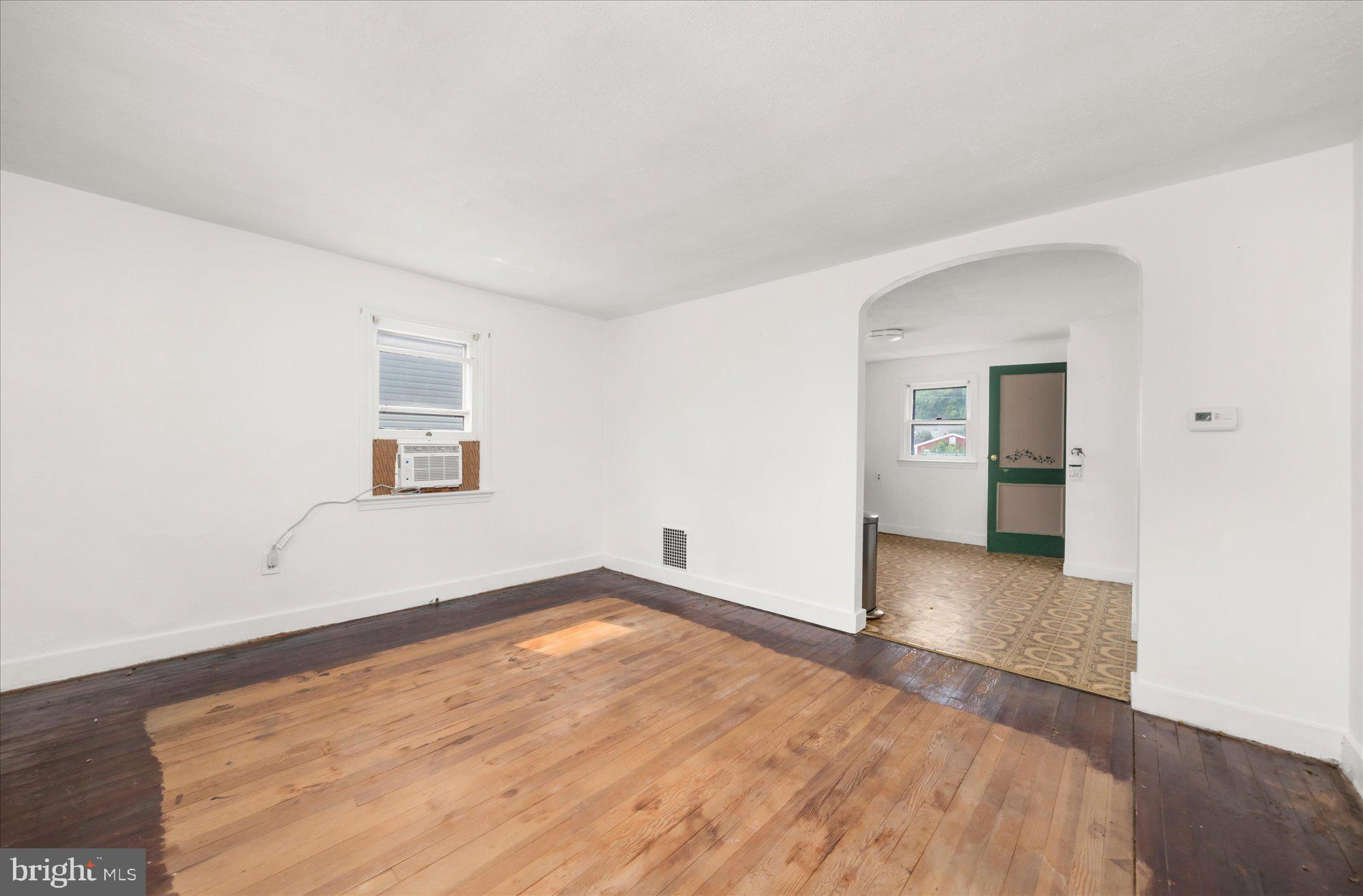 138 W SIXTH STREET