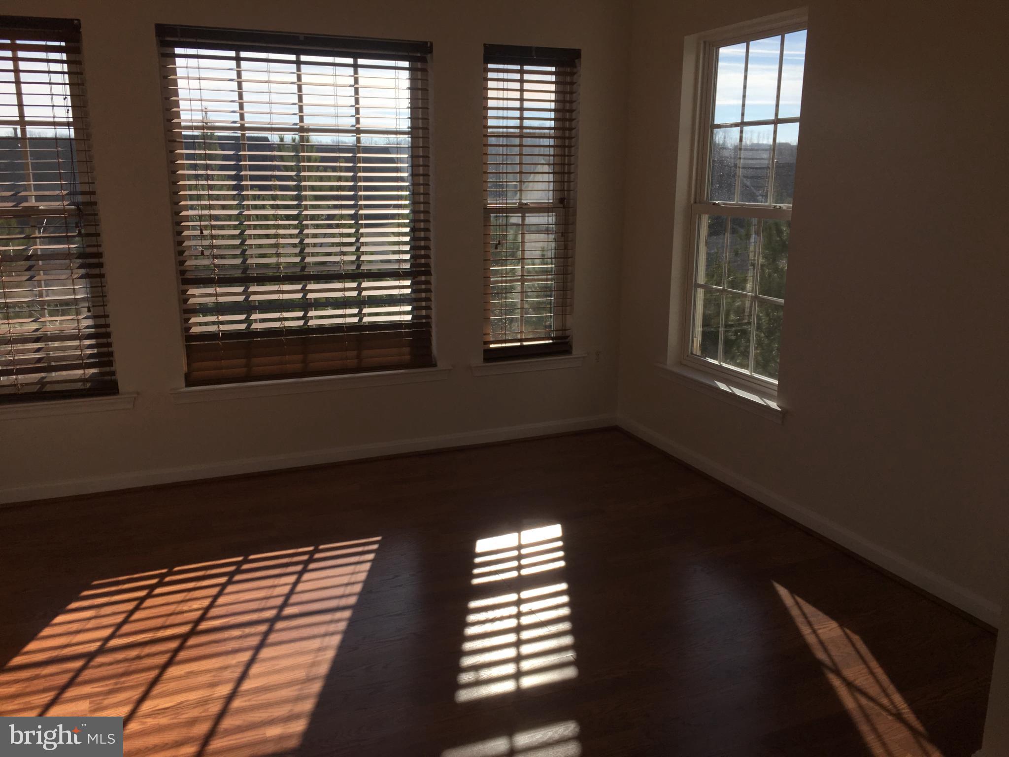 RIVER OAKS - Residential