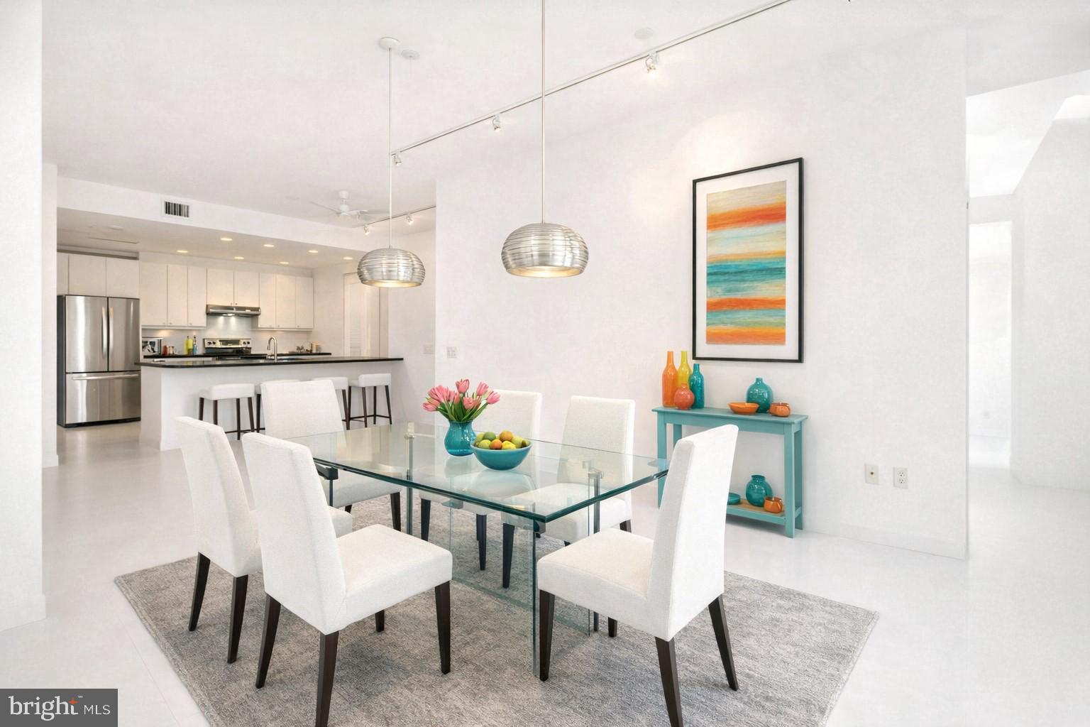 LOGAN SQUARE - Residential