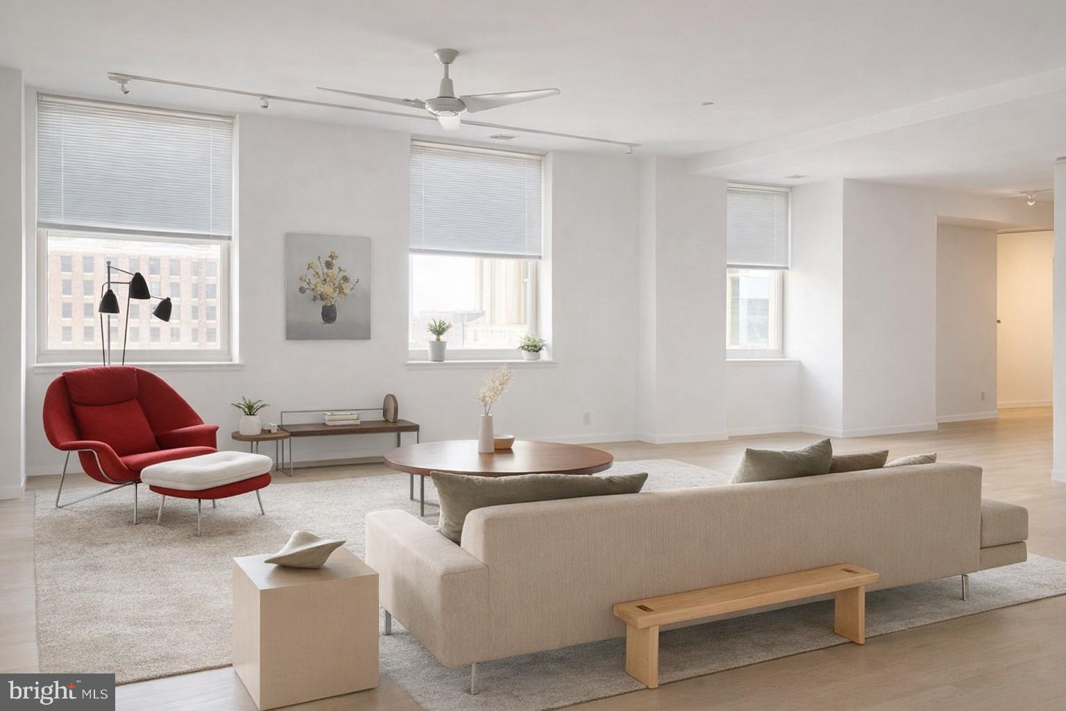 LOGAN SQUARE - Residential