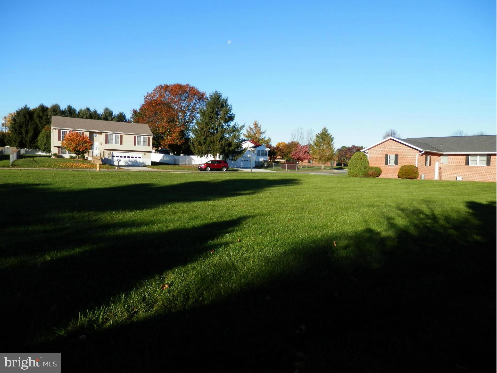 GREEN MEADOWS - Land