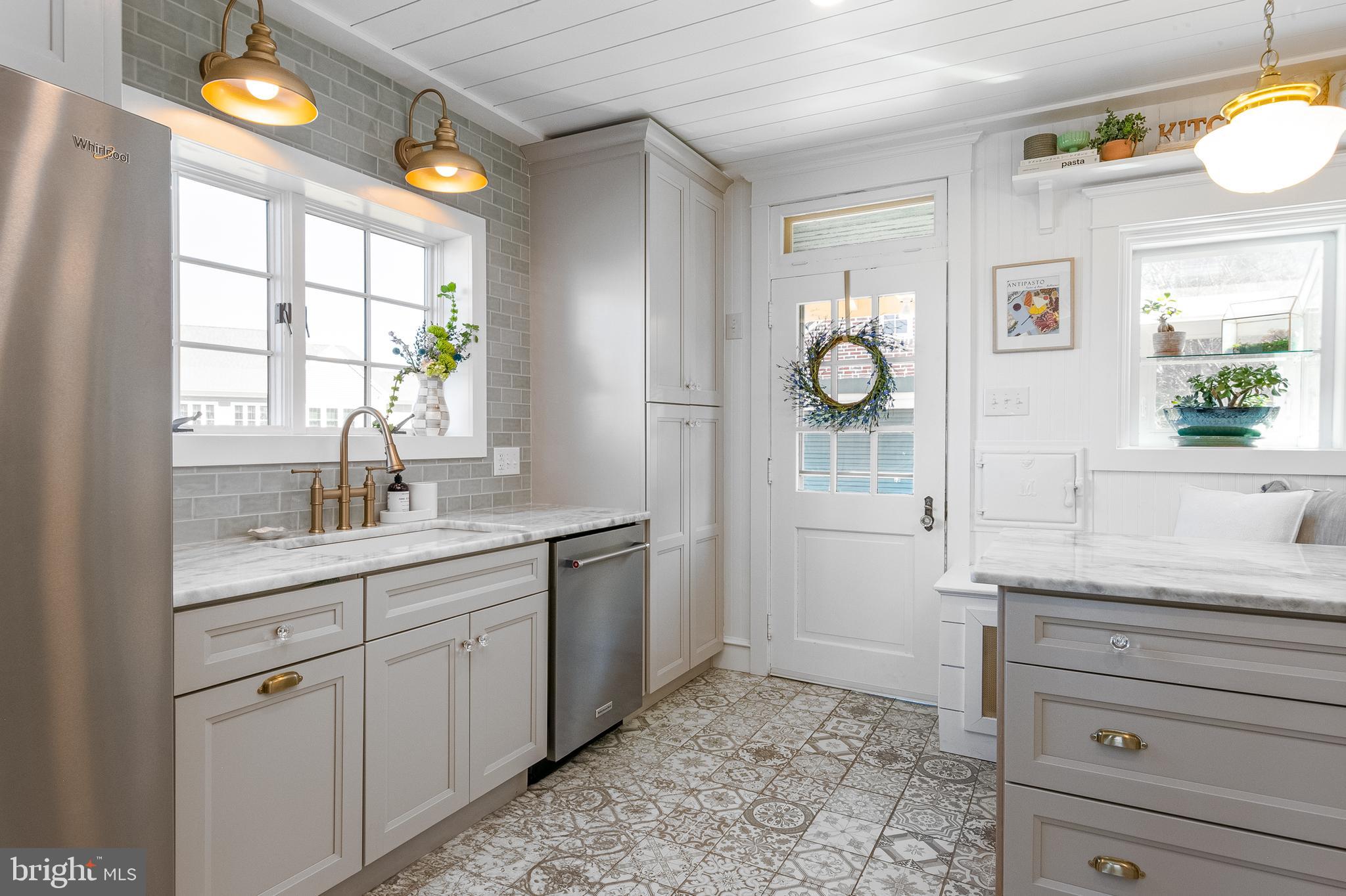 LINCOLN PARK - Residential