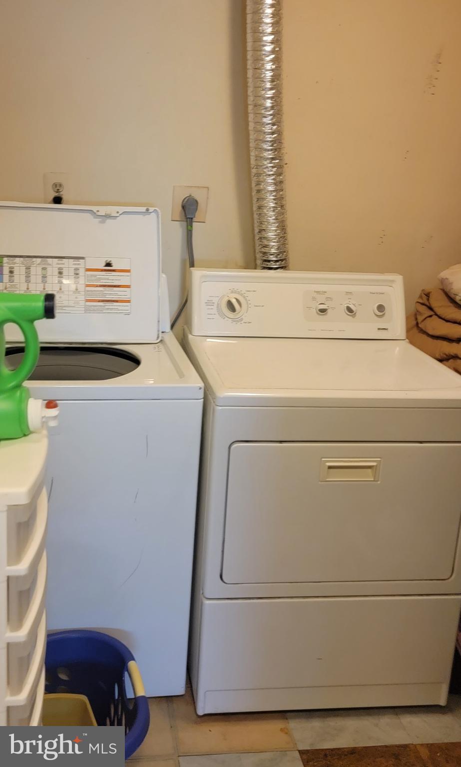 WINDMILL SQUARE - Residential