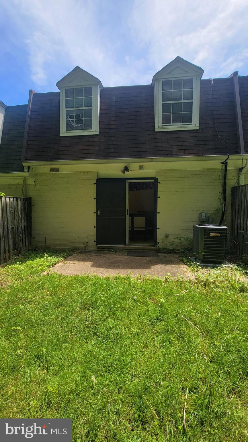 WINDMILL SQUARE - Residential