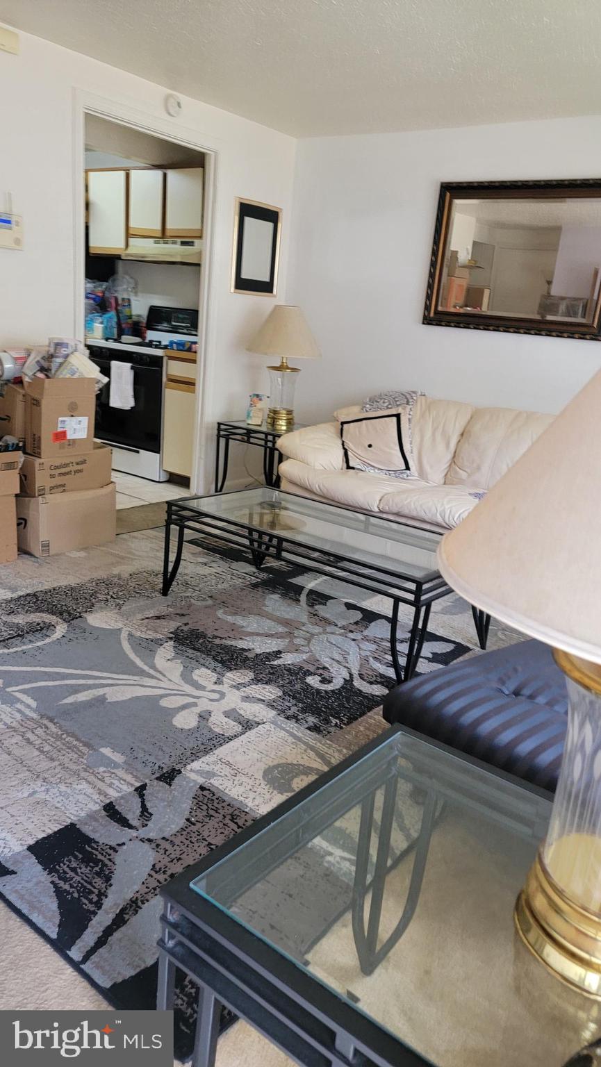 WINDMILL SQUARE - Residential