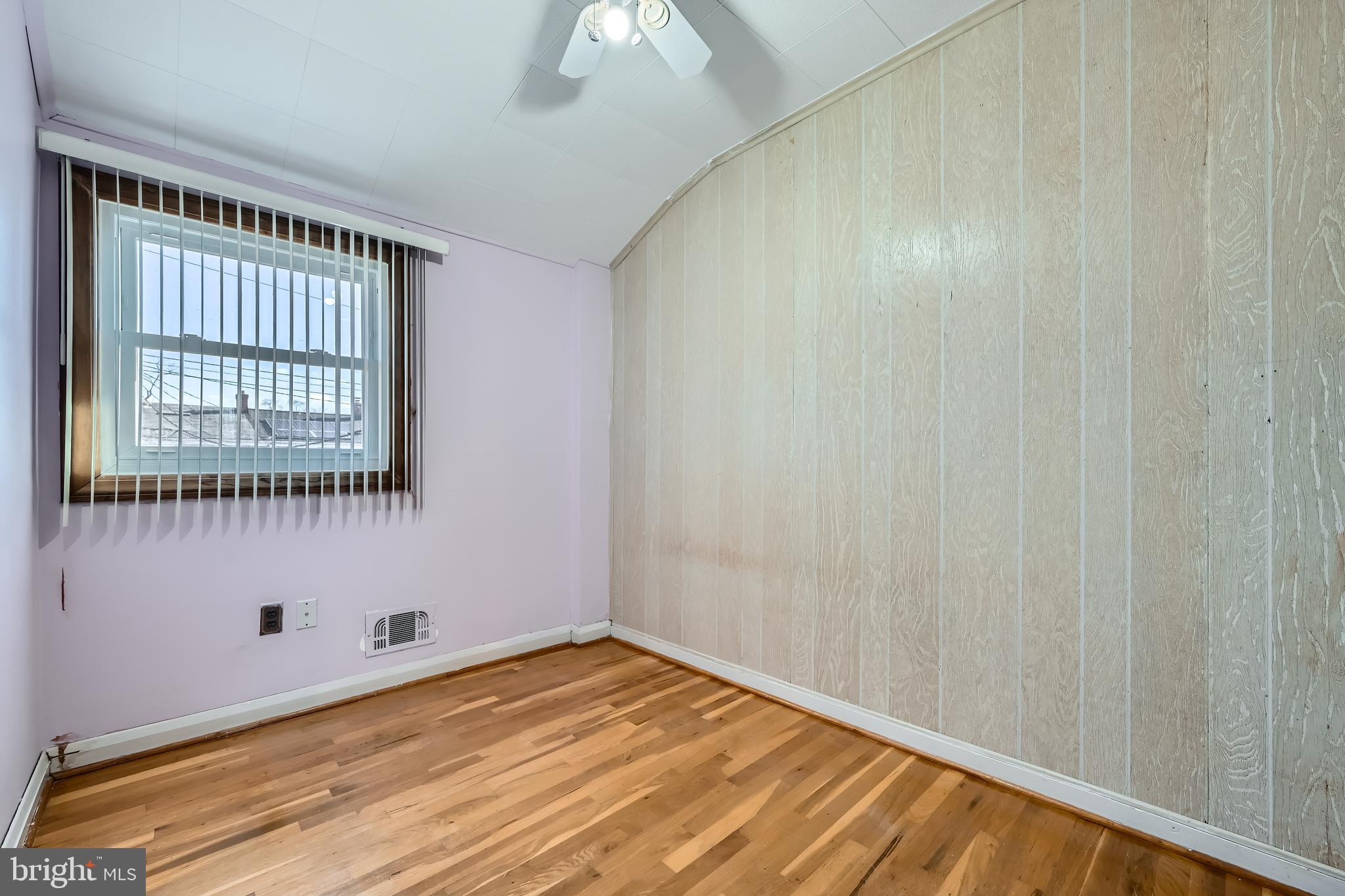 CHARLESMONT - Residential