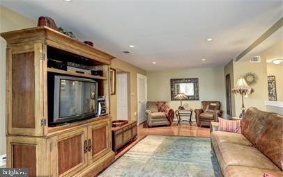 DOUGLAS PARK - Residential Lease